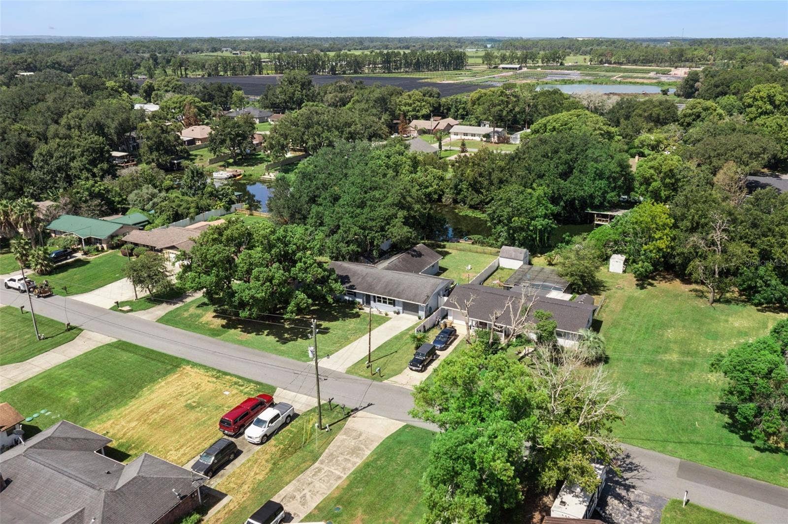 27821 LOIS DRIVE, Tavares, FL 32778 27821 LOIS DRIVE, Tavares, FL 32778