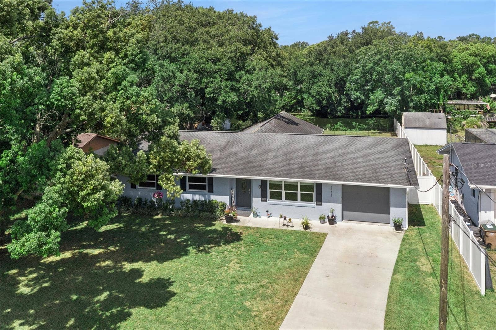 27821 LOIS DRIVE, Tavares, FL 32778 27821 LOIS DRIVE, Tavares, FL 32778