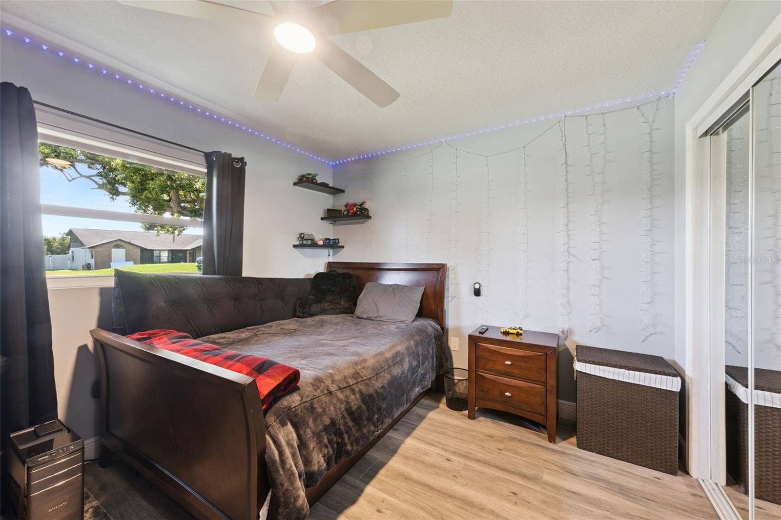 27821 LOIS DRIVE, Tavares, FL 32778 27821 LOIS DRIVE, Tavares, FL 32778