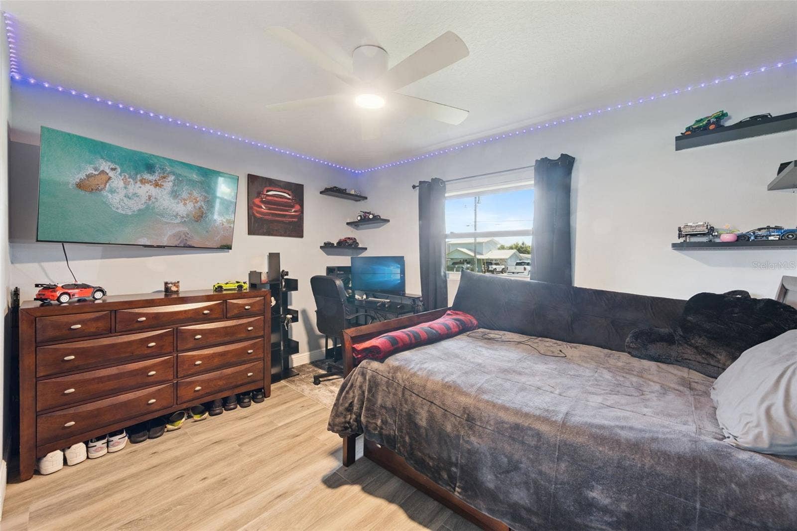 27821 LOIS DRIVE, Tavares, FL 32778 27821 LOIS DRIVE, Tavares, FL 32778