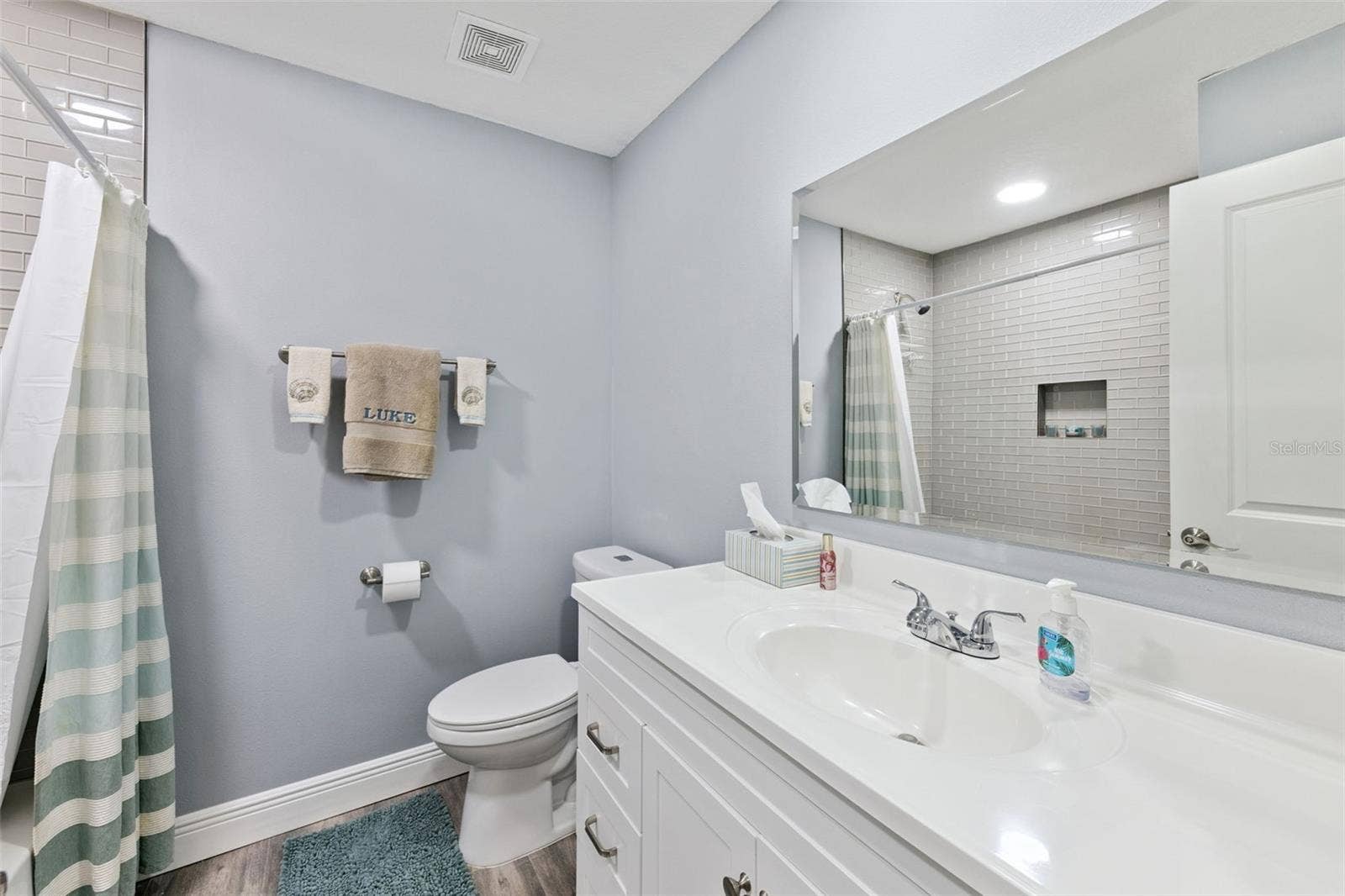 27821 LOIS DRIVE, Tavares, FL 32778 27821 LOIS DRIVE, Tavares, FL 32778