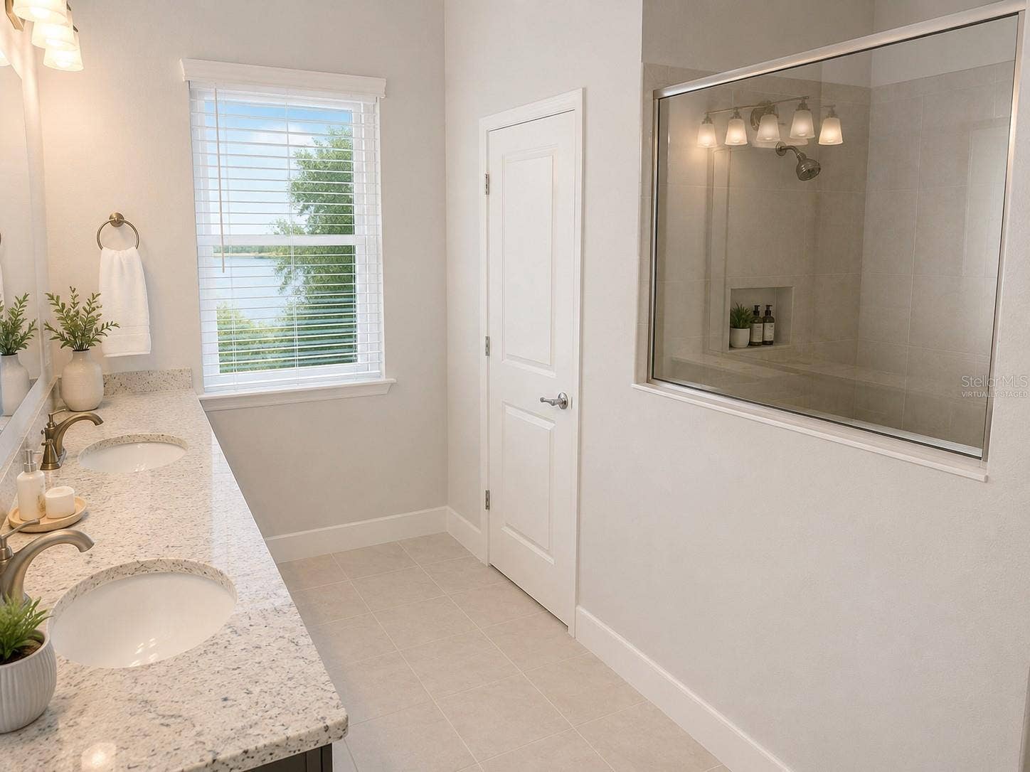 14048 LARKSPUR LAKE DRIVE, Winter Garden, FL 34787 14048 Larkspur Lake Dr - Full bathroom with tub/shower combination and updated finishes. Virtually staged.