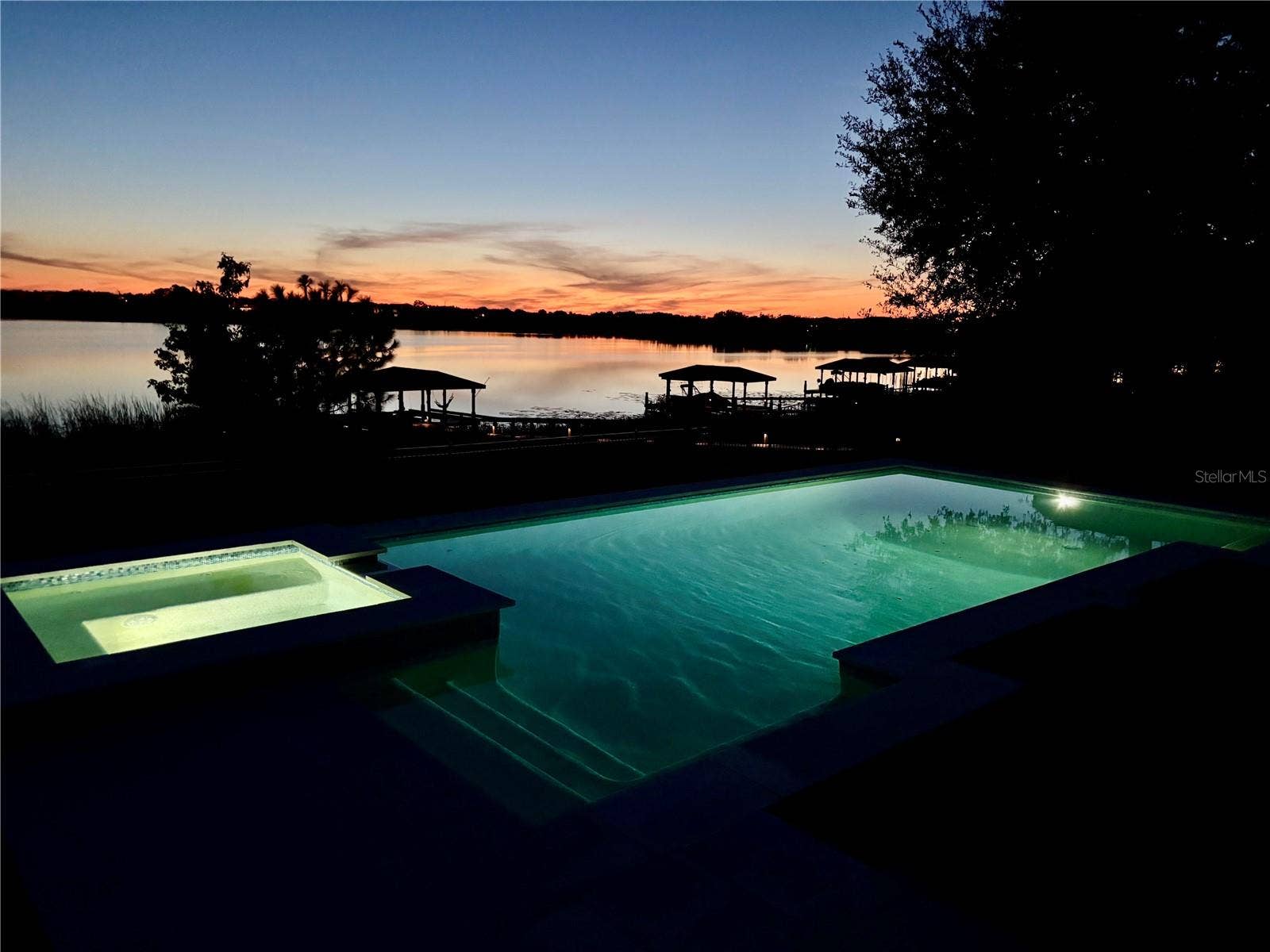 14048 LARKSPUR LAKE DRIVE, Winter Garden, FL 34787 14048 Larkspur Lake Dr - Lakefront Living at its finest