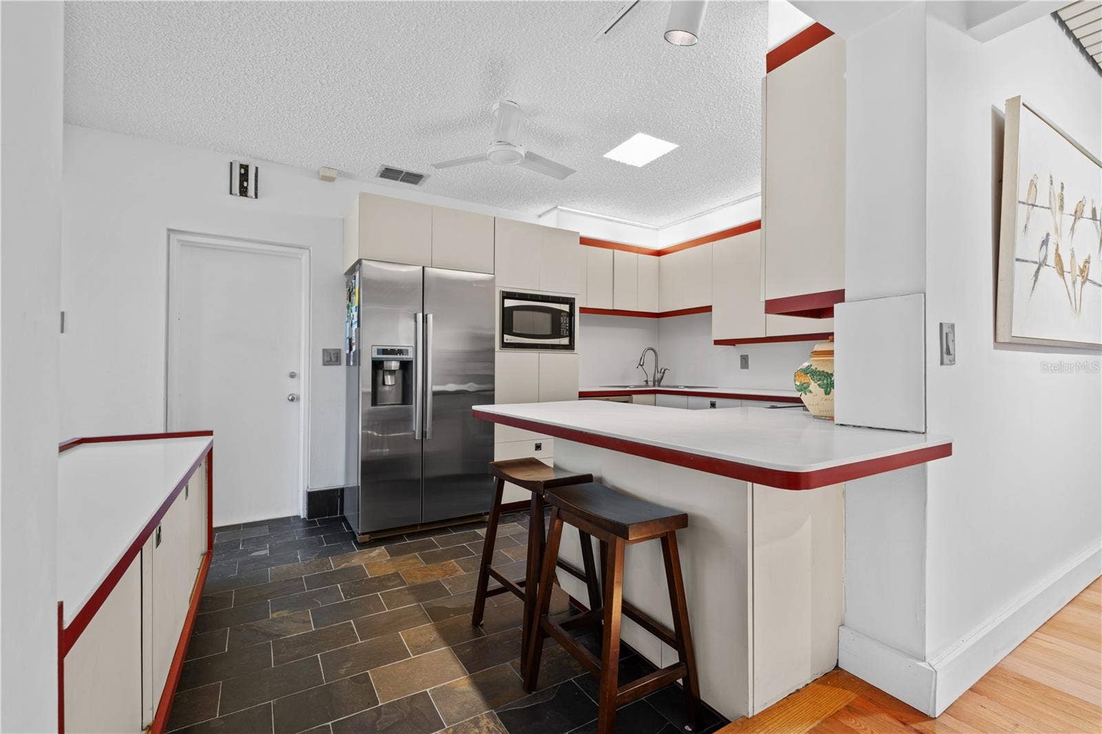 932 N HYER AVENUE, Orlando, FL 32803 932 N HYER AVENUE, Orlando, FL 32803