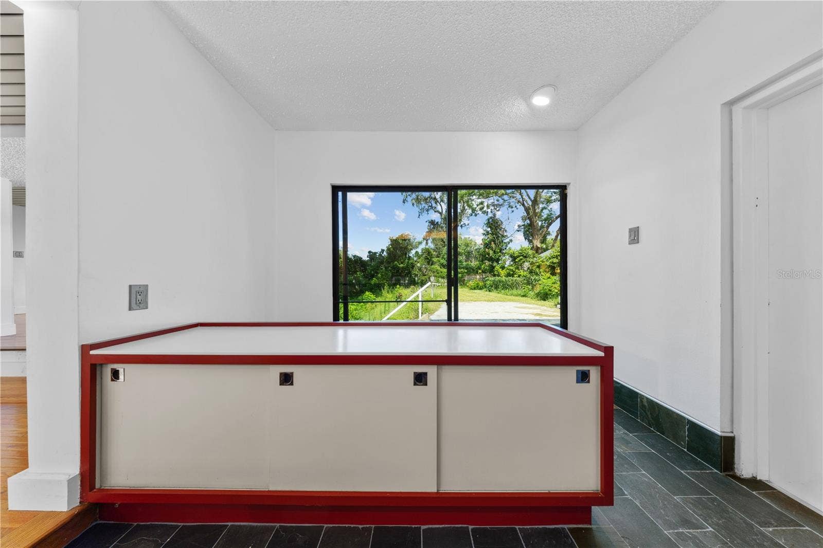 932 N HYER AVENUE, Orlando, FL 32803 932 N HYER AVENUE, Orlando, FL 32803