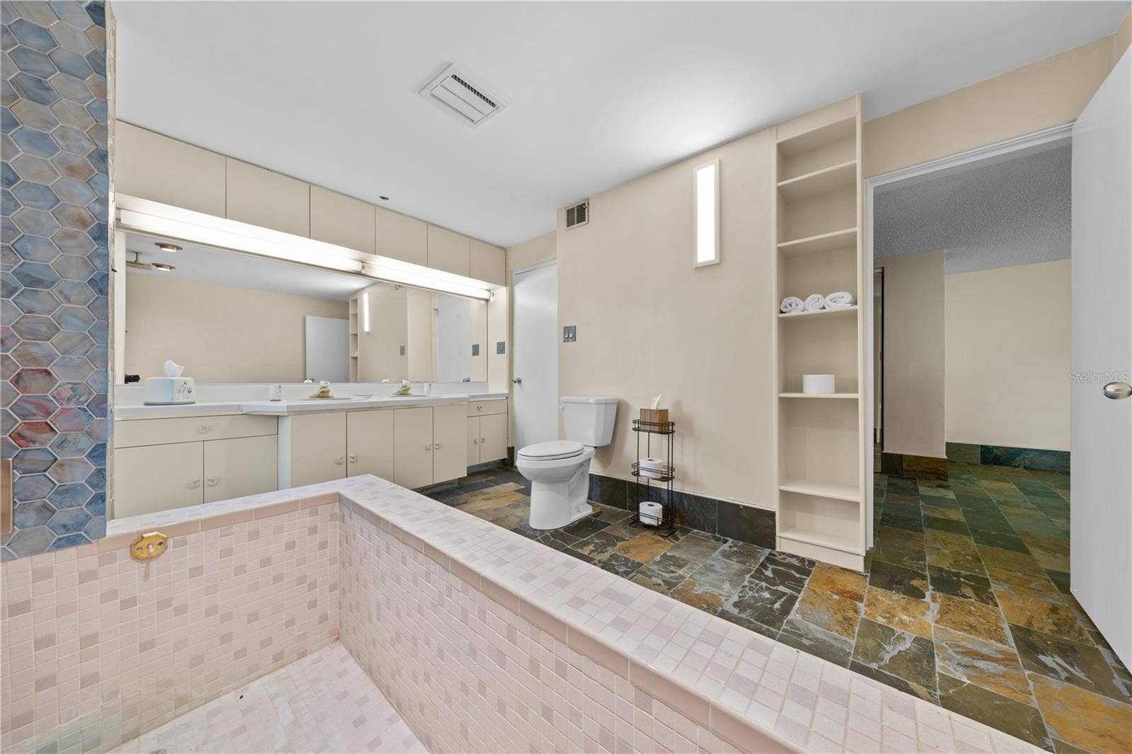 932 N HYER AVENUE, Orlando, FL 32803 Basement bathroom