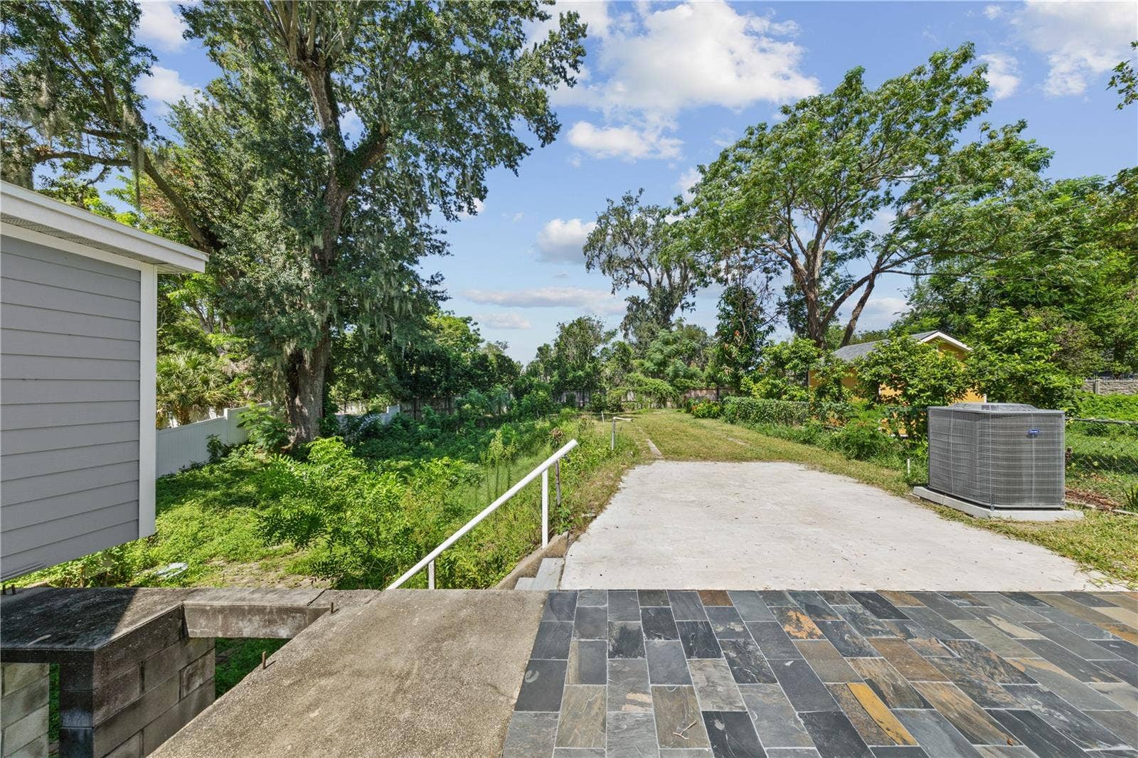 932 N HYER AVENUE, Orlando, FL 32803 932 N HYER AVENUE, Orlando, FL 32803