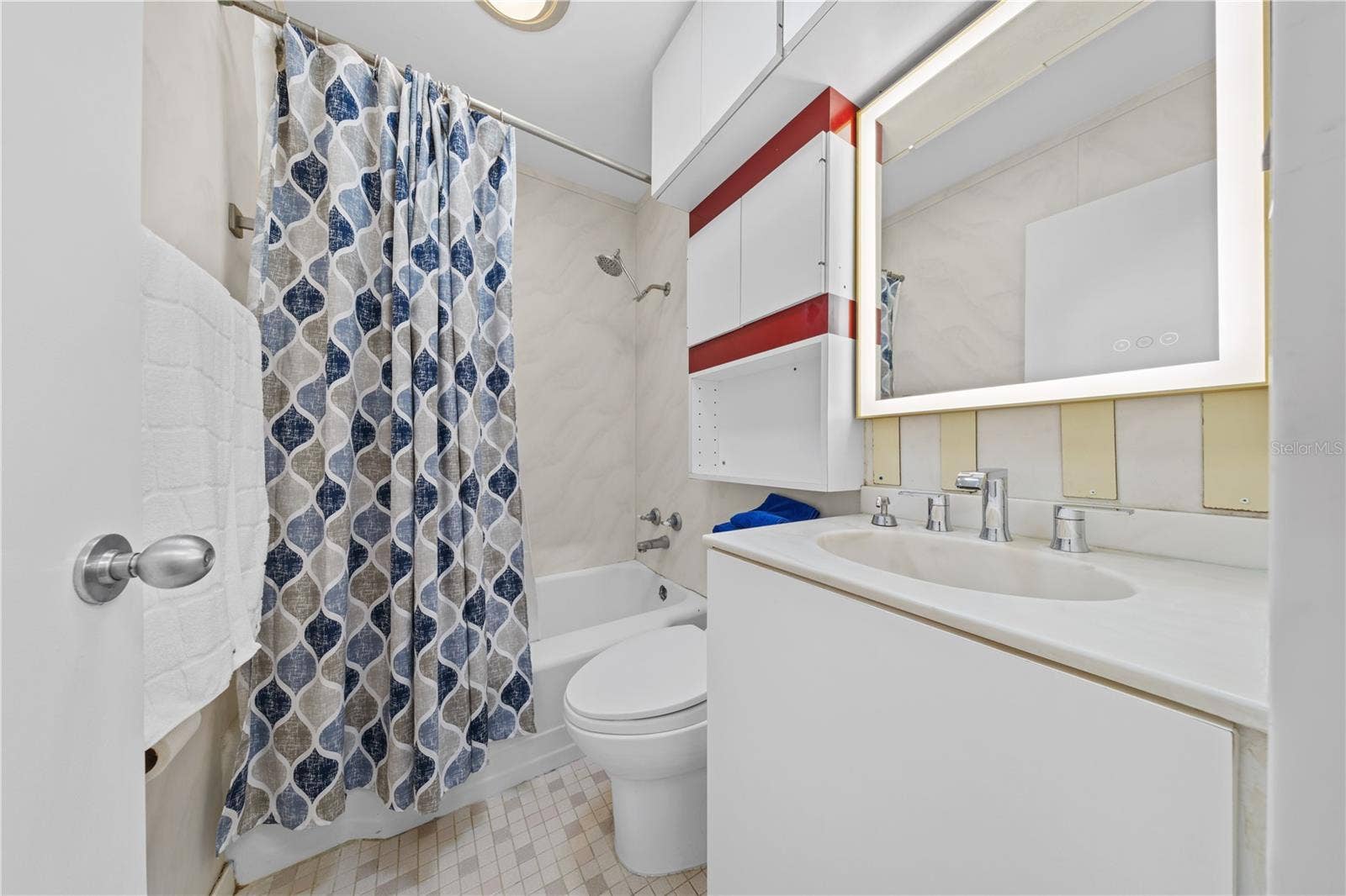 932 N HYER AVENUE, Orlando, FL 32803 932 N HYER AVENUE, Orlando, FL 32803