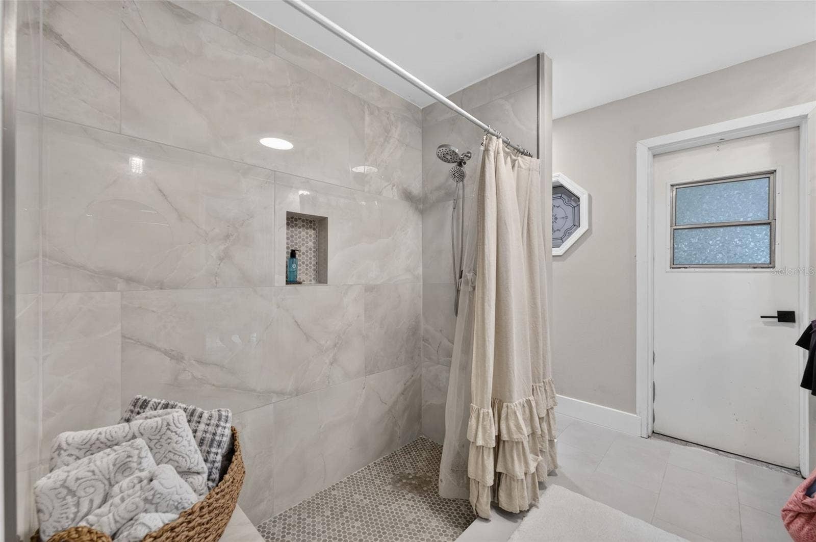 165 LAKE DESTINY TRAIL, Altamonte Springs, FL 32714 165 LAKE DESTINY TRAIL, Altamonte Springs, FL 32714