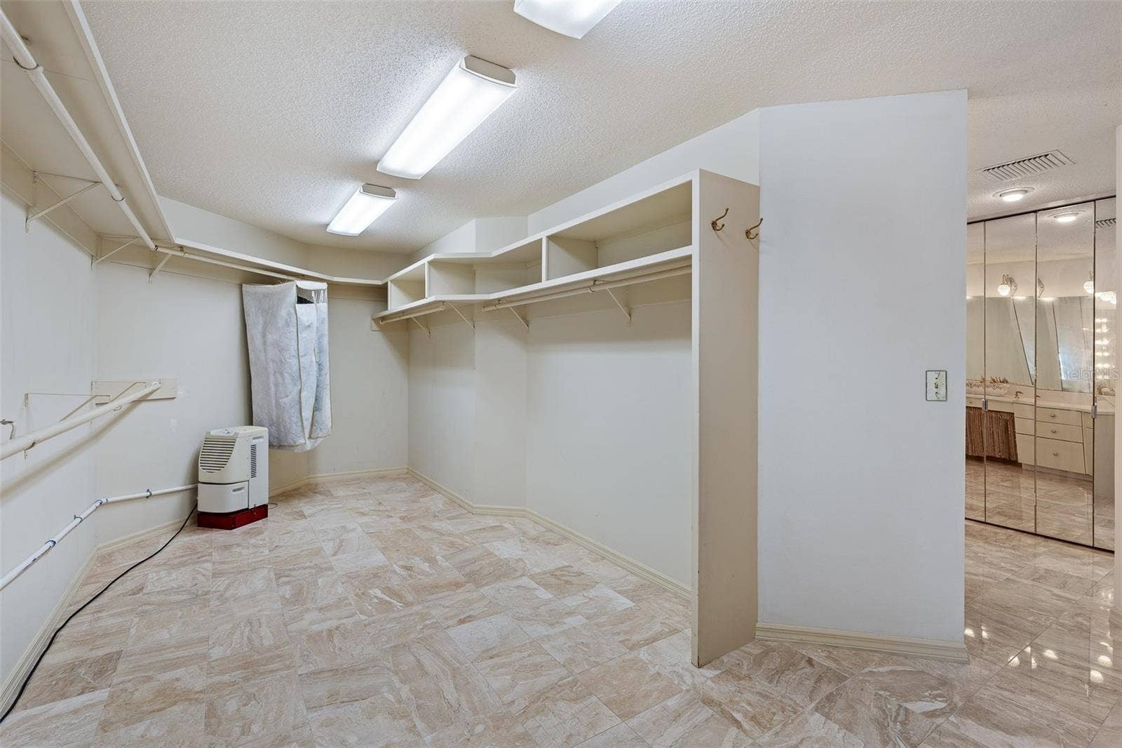 1412 MOSSWOOD DR, Leesburg, FL 34748