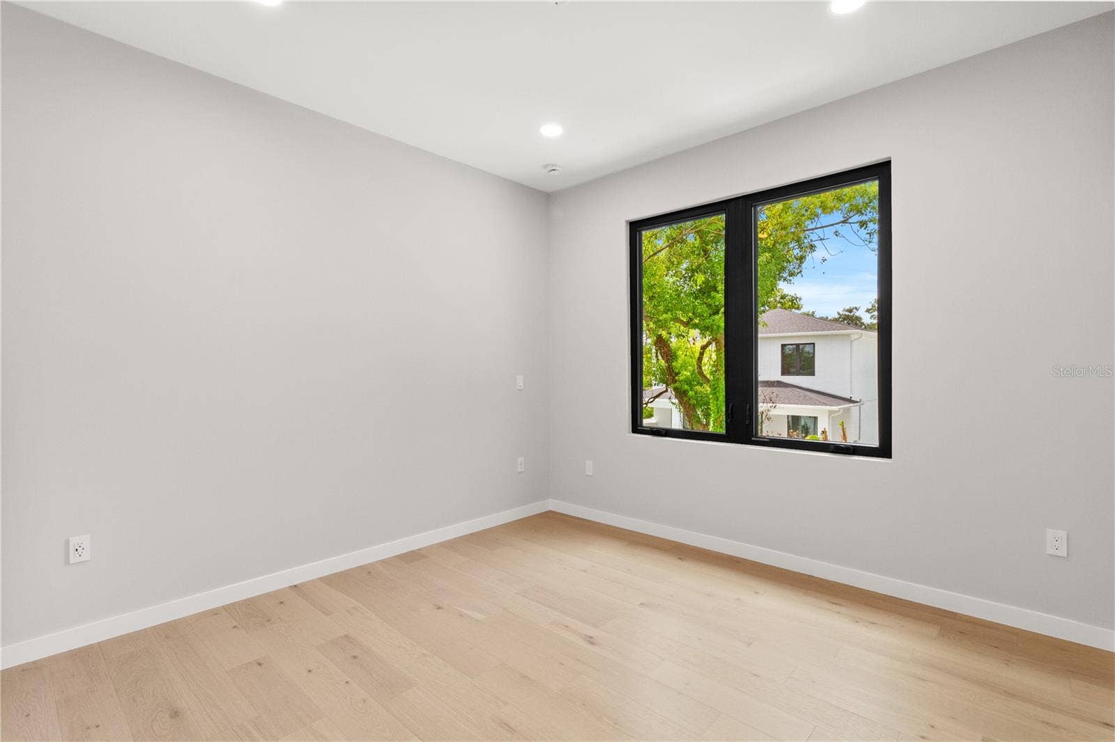 516 CLAYTON STREET, Orlando, FL 32804 516 CLAYTON STREET, Orlando, FL 32804