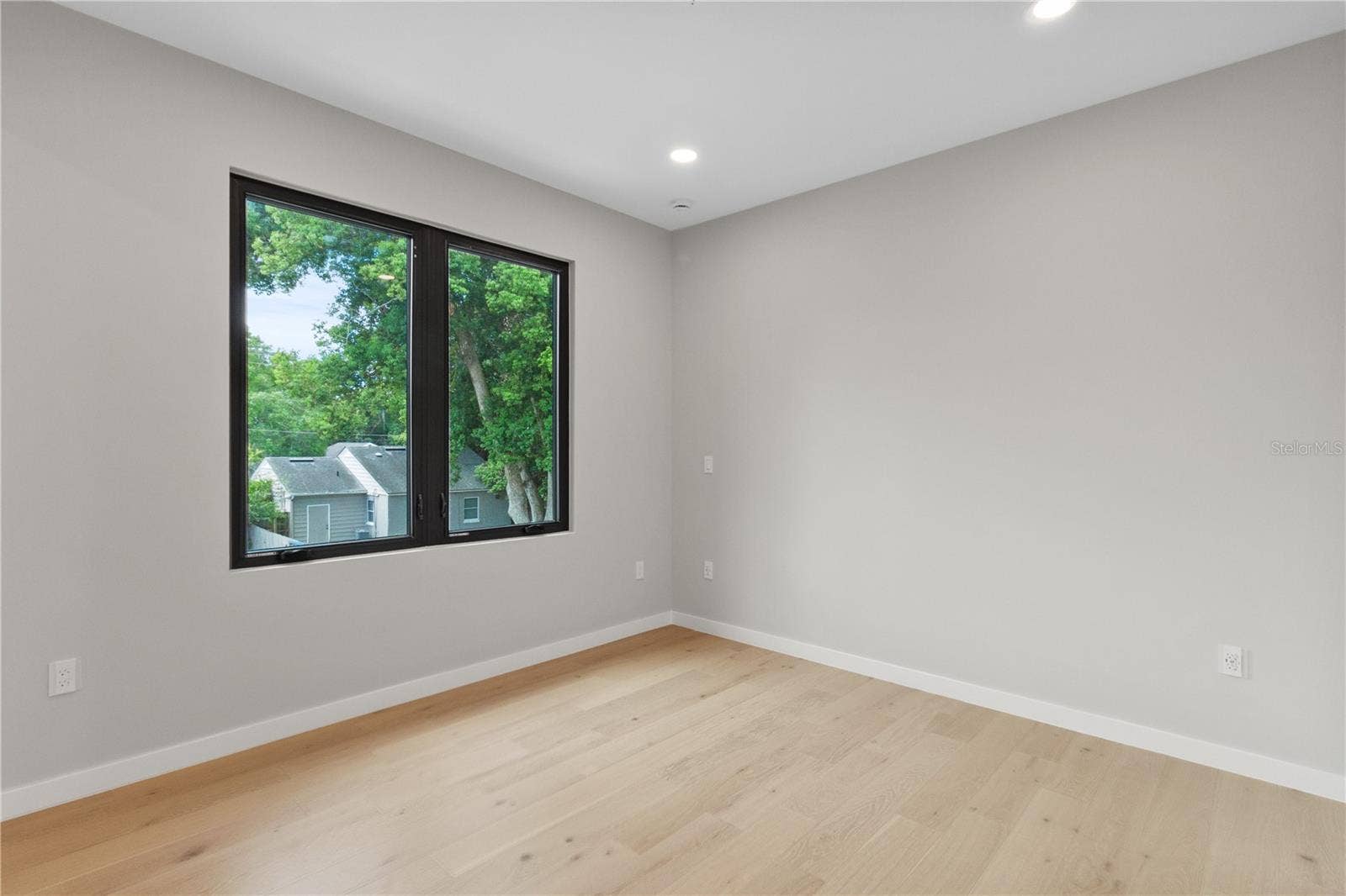 516 CLAYTON STREET, Orlando, FL 32804 516 CLAYTON STREET, Orlando, FL 32804
