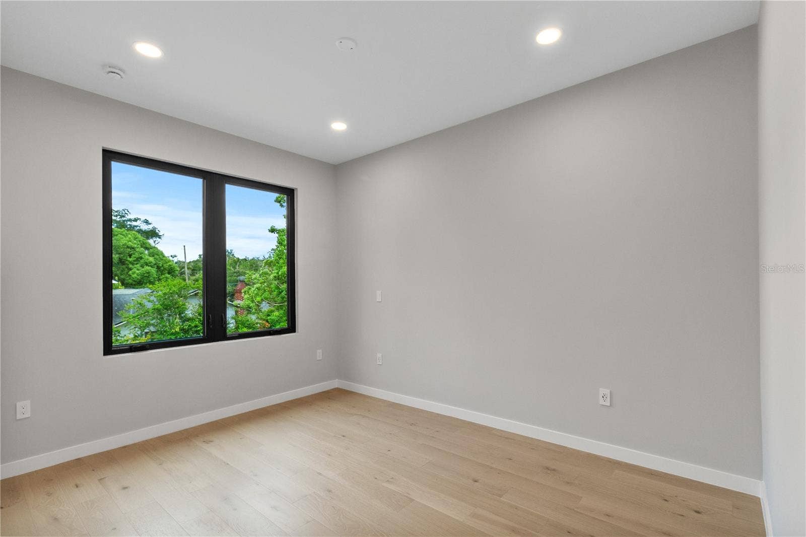 516 CLAYTON STREET, Orlando, FL 32804 516 CLAYTON STREET, Orlando, FL 32804