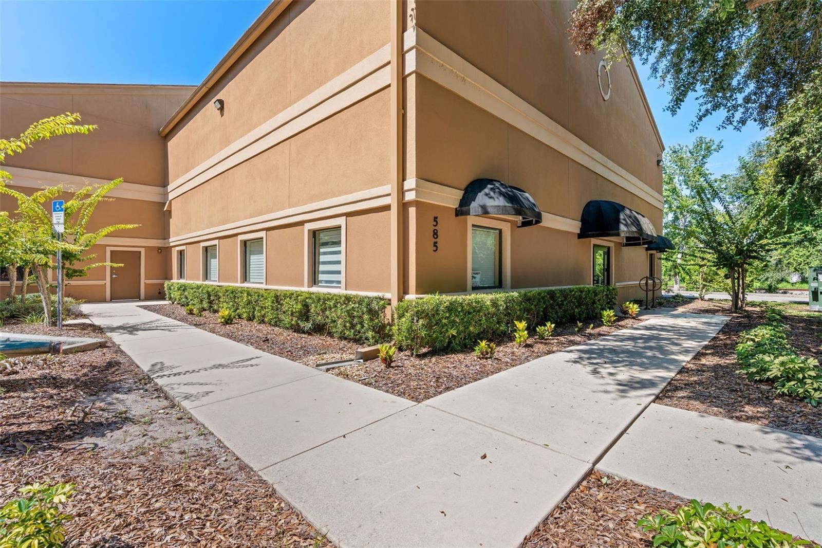 585 COMMONWEALTH BOULEVARD, Port Orange, FL 32127 585 COMMONWEALTH BOULEVARD, Port Orange, FL 32127