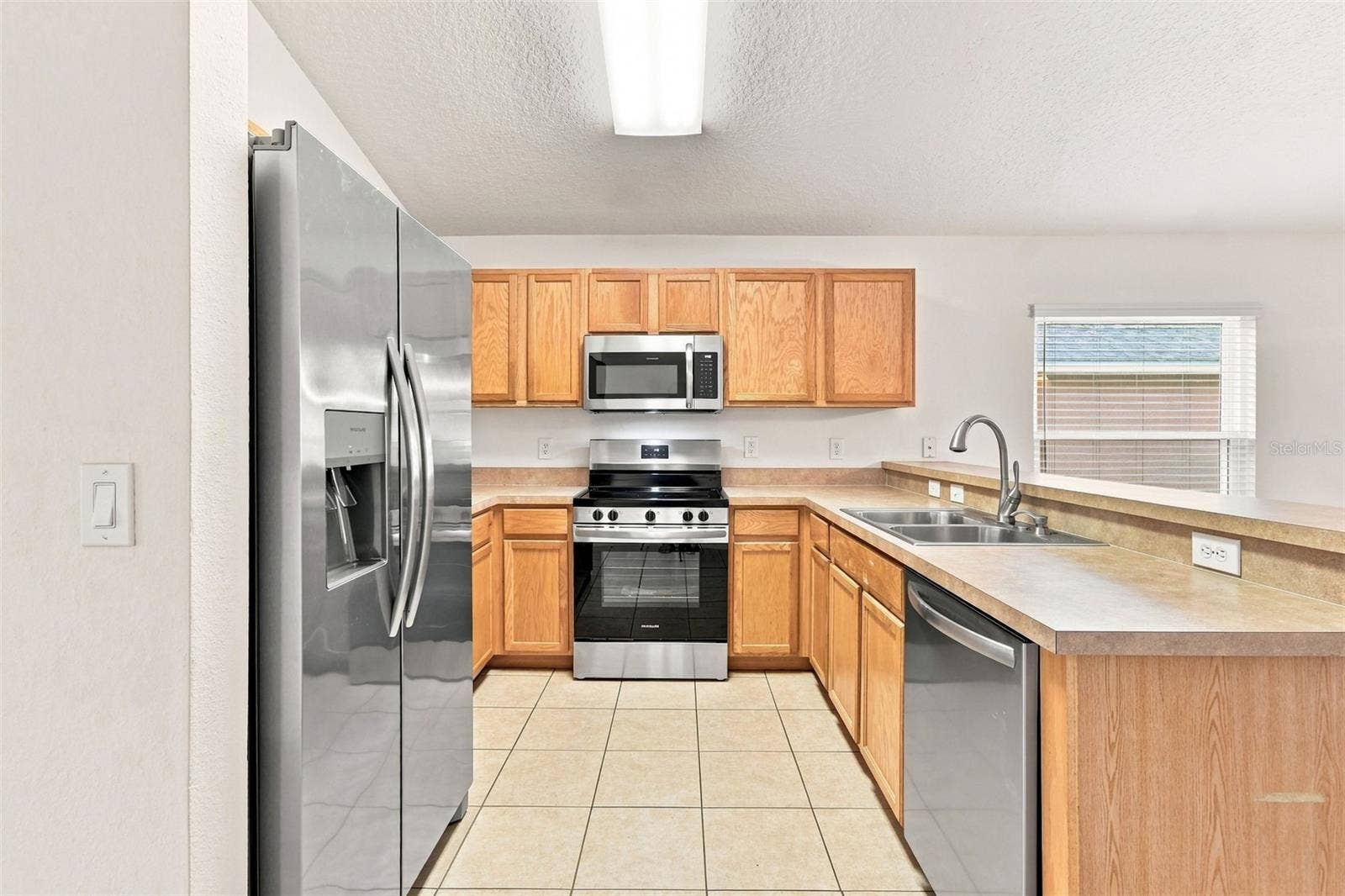 1151 BEECH GROVE WAY, Orlando, FL 32828 Brand New Stainless Steel Appliances
