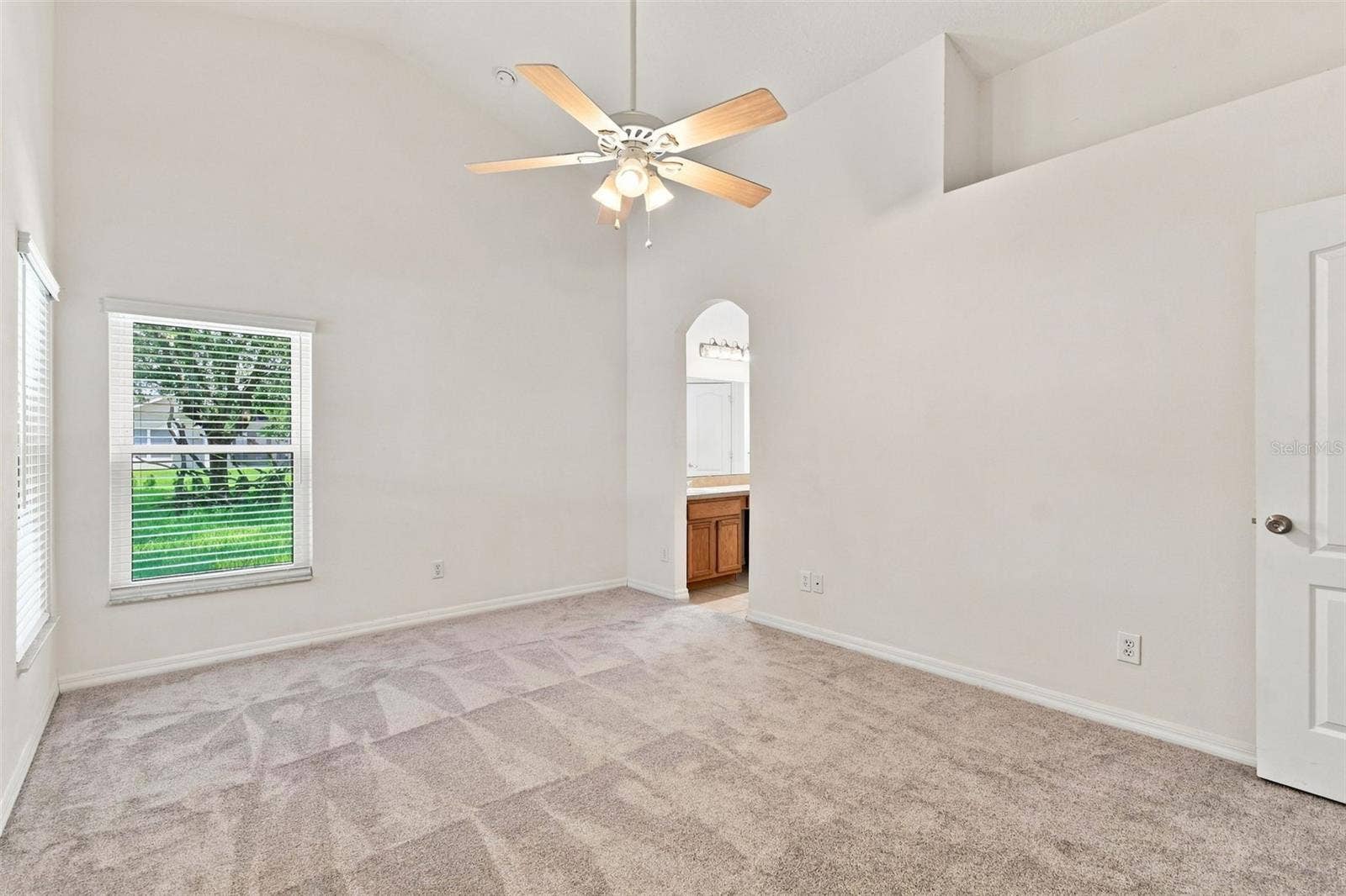 1151 BEECH GROVE WAY, Orlando, FL 32828 Primary Owner's Suite with Volume Ceilings, Fan and New Carpets