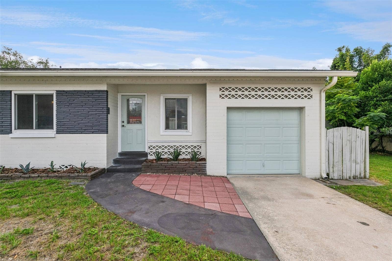 1652 BERKSHIRE AVENUE, Winter Park, FL 32789 Side Load Garage