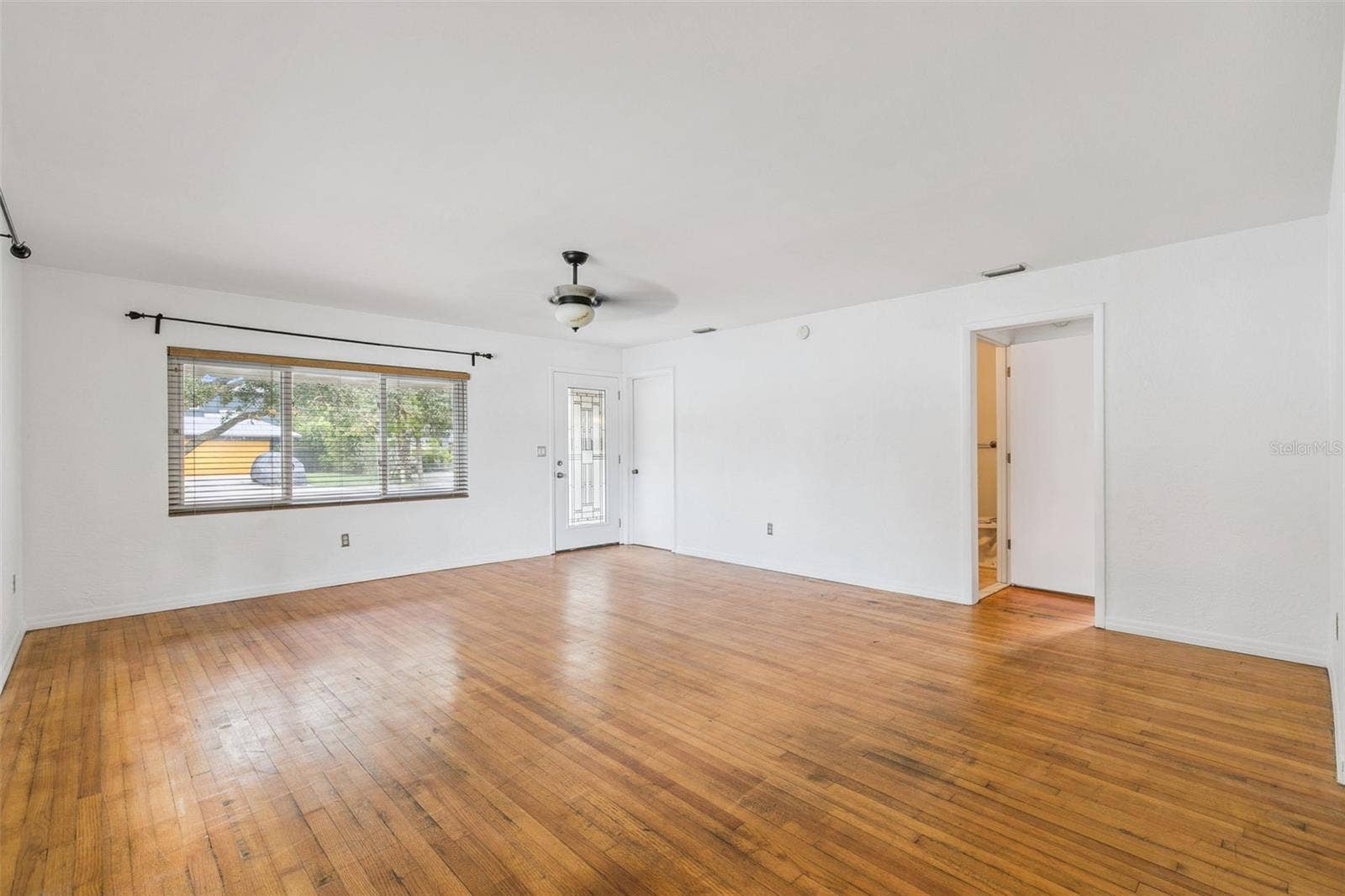 1652 BERKSHIRE AVENUE, Winter Park, FL 32789 Living Room