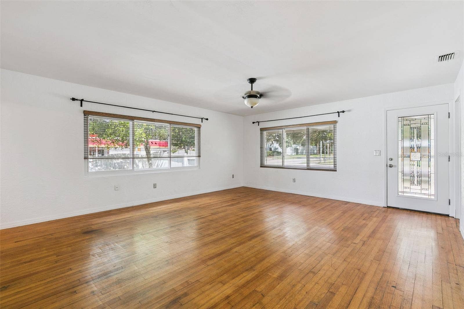 1652 BERKSHIRE AVENUE, Winter Park, FL 32789 Living Room