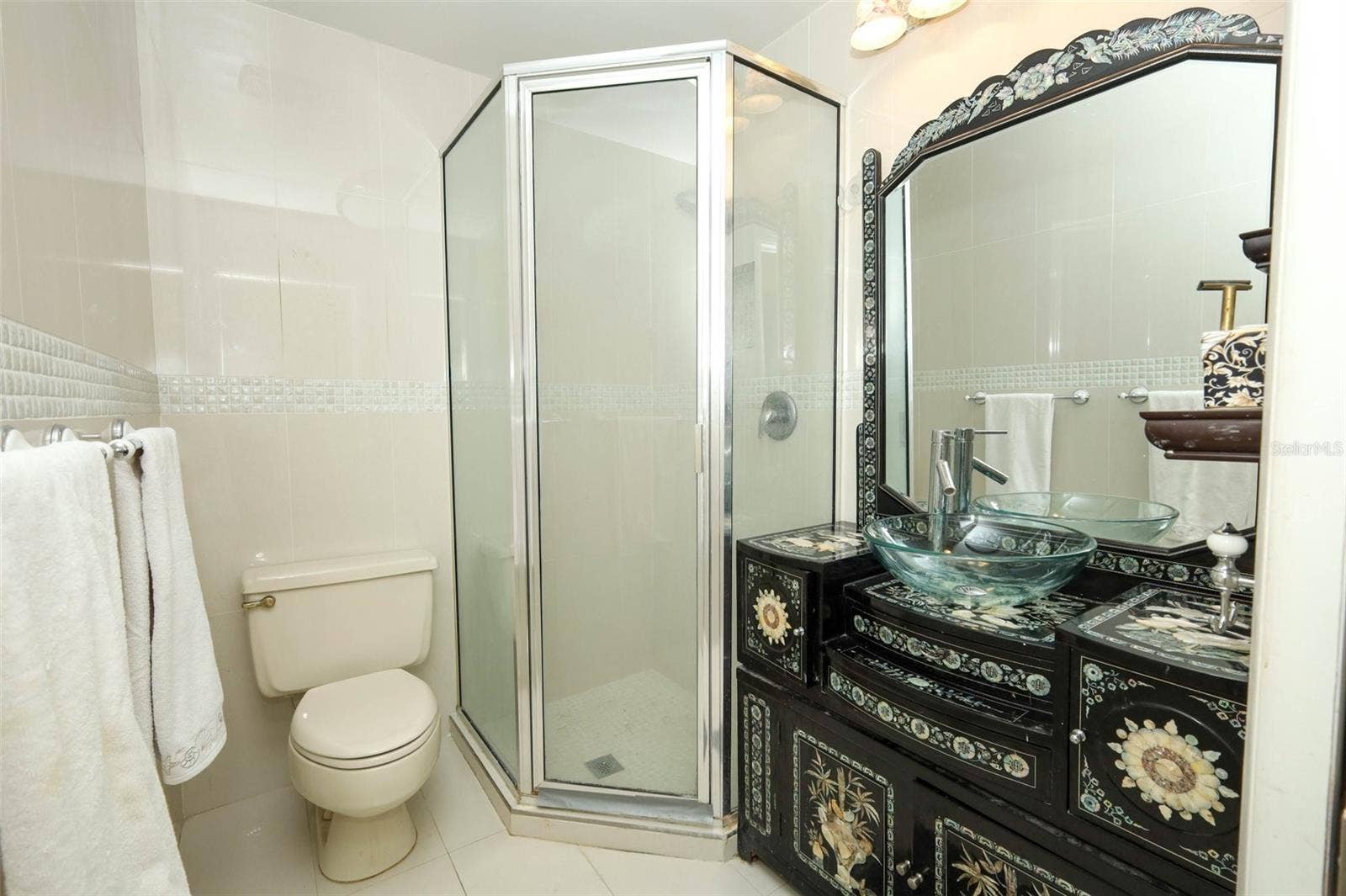311 E MORSE BOULEVARD, #4-5, Winter Park, FL 32789 Secondary Bath with shower & custom vanity.