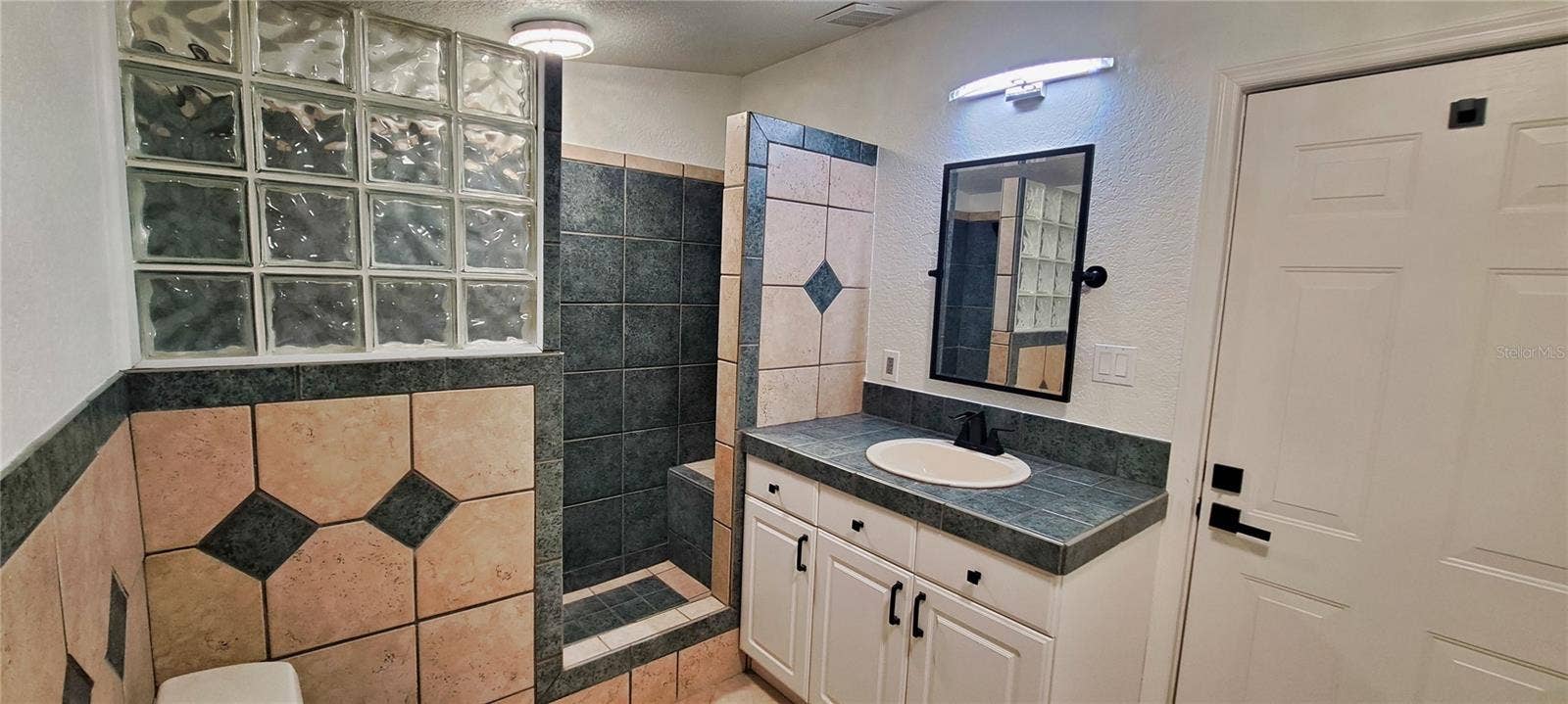 3017 BAY LAKE ROAD, Orlando, FL 32808 3017 BAY LAKE ROAD, Orlando, FL 32808