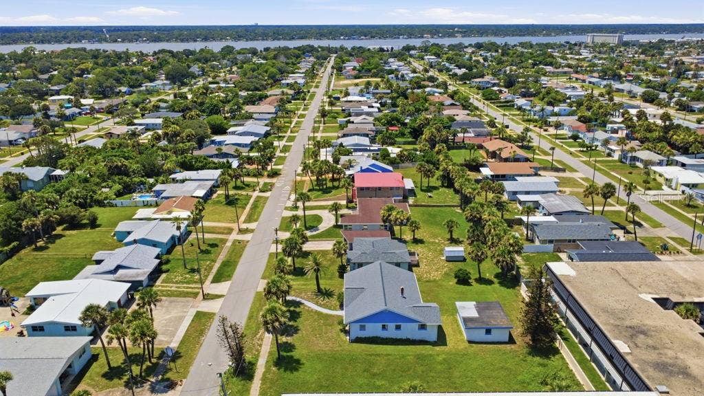 379 MORNINGSIDE AVENUE, Daytona Beach, FL 32118 379 MORNINGSIDE AVENUE, Daytona Beach, FL 32118