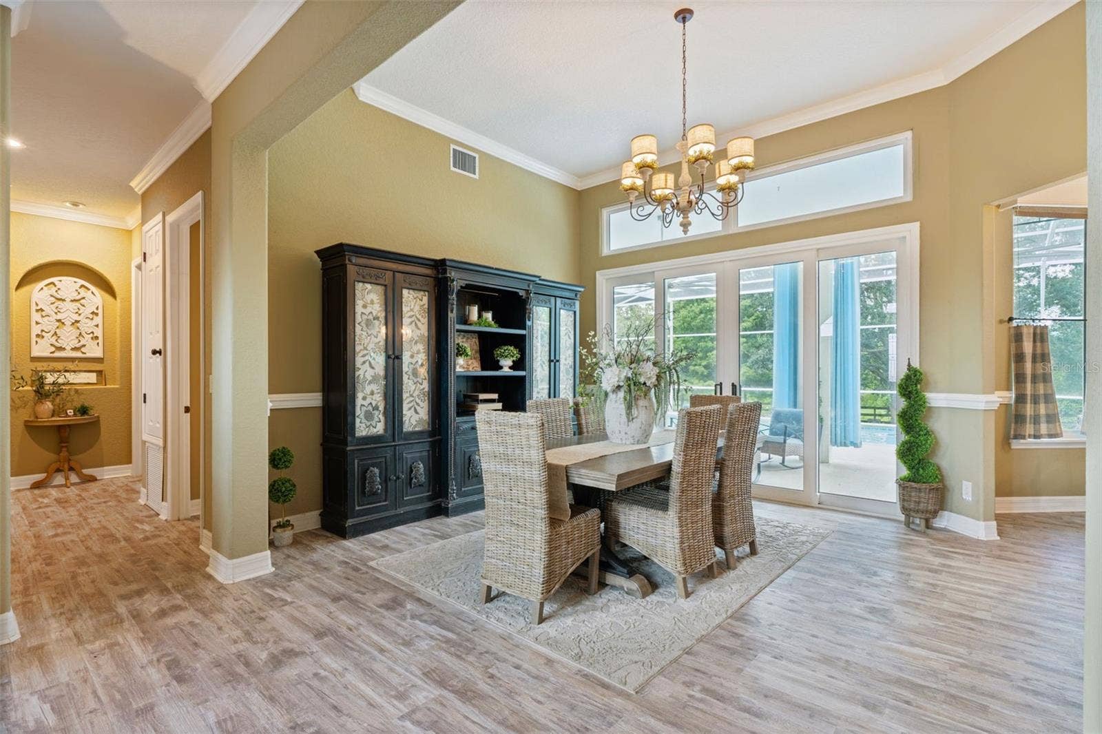 Formal Dining