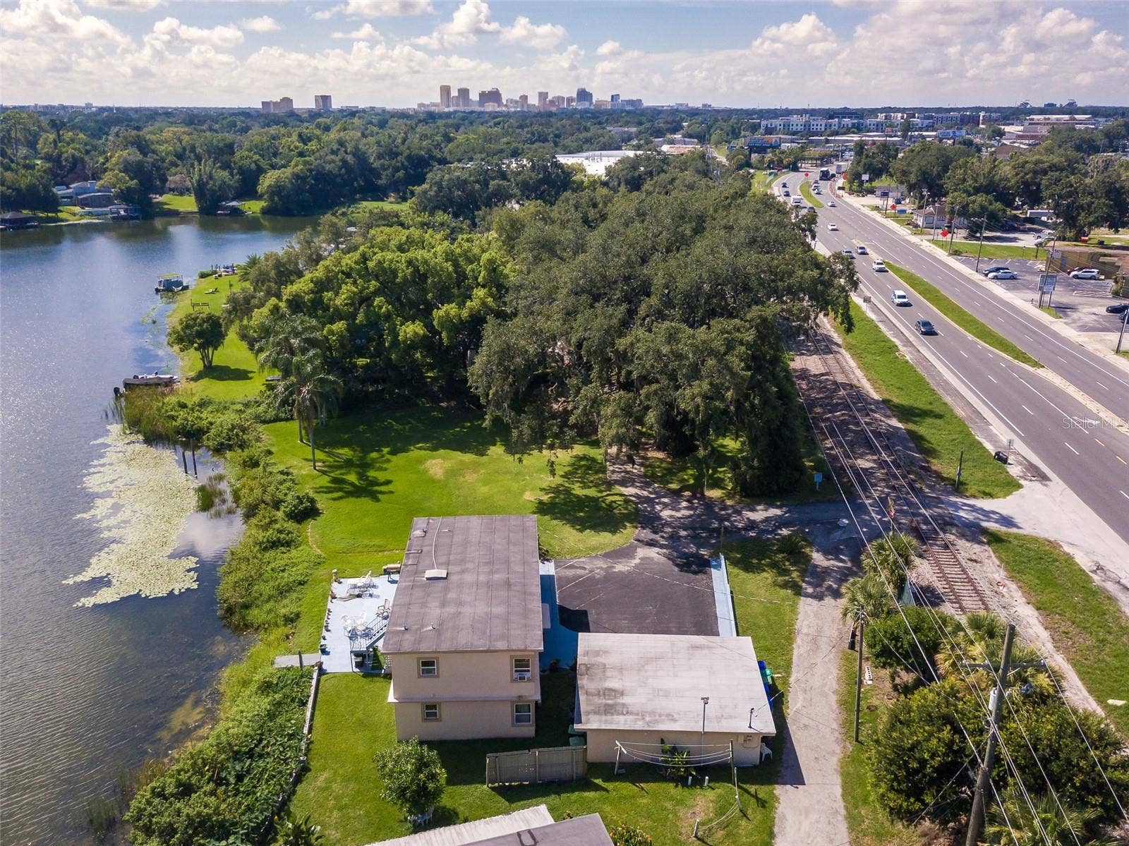 3637 N ORANGE BLOSSOM TRAIL, Orlando, FL 32804 3637 N ORANGE BLOSSOM TRAIL, Orlando, FL 32804