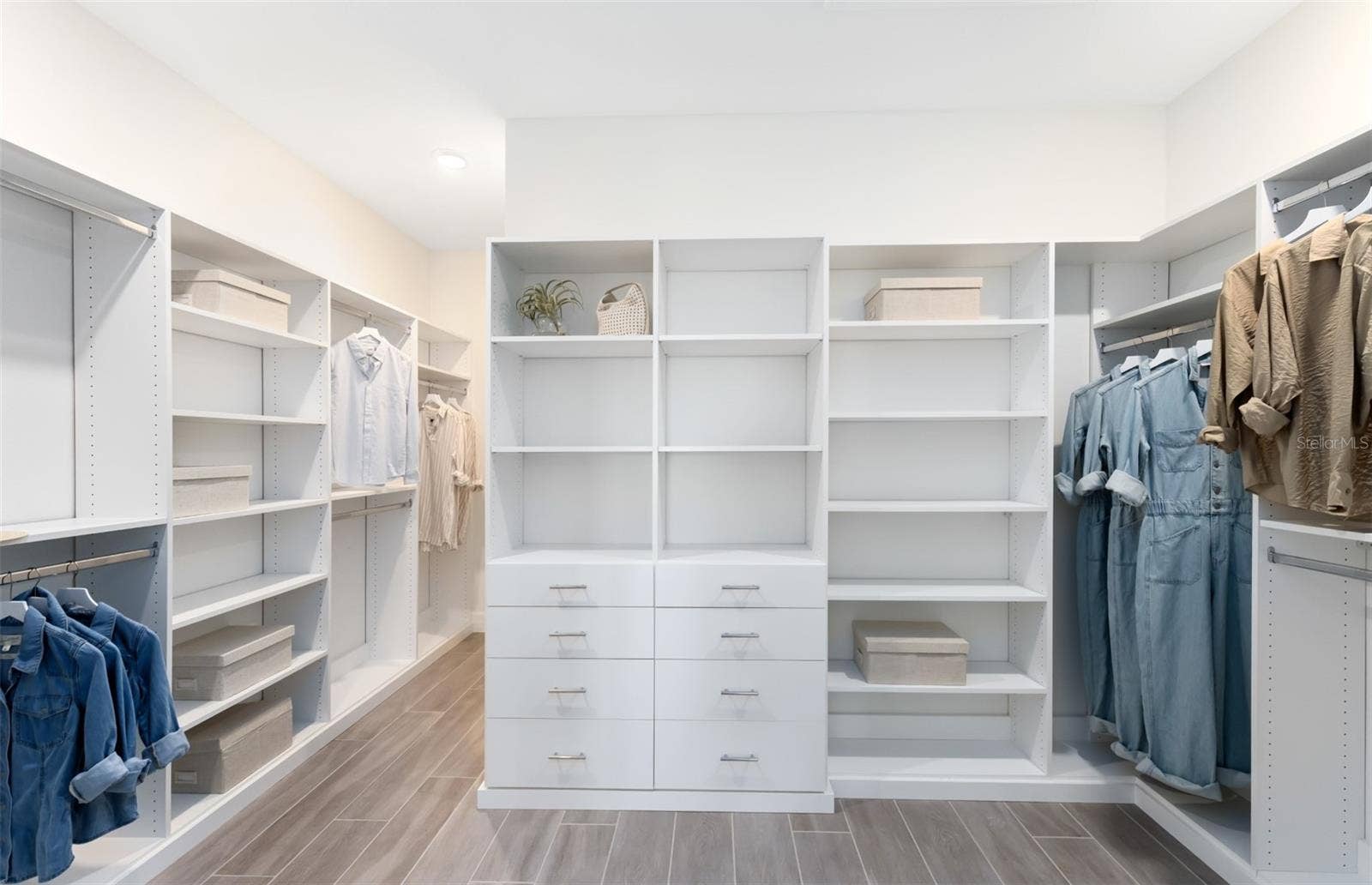 Model Home Design Only. Pictures and furnishings are for illustrative purposes only. Elevations, colors and options may vary. Furniture is for model home staging only.