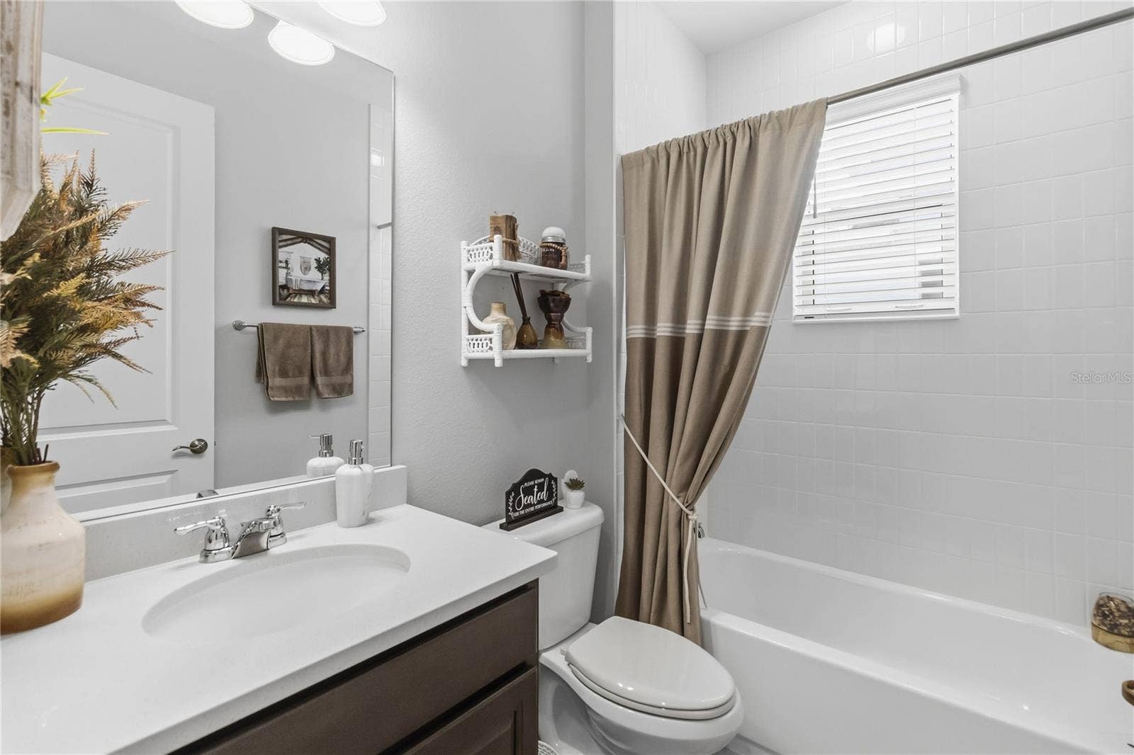 1212 VICTORIA HILLS DRIVE N, Deland, FL 32724 1212 VICTORIA HILLS DRIVE N, Deland, FL 32724
