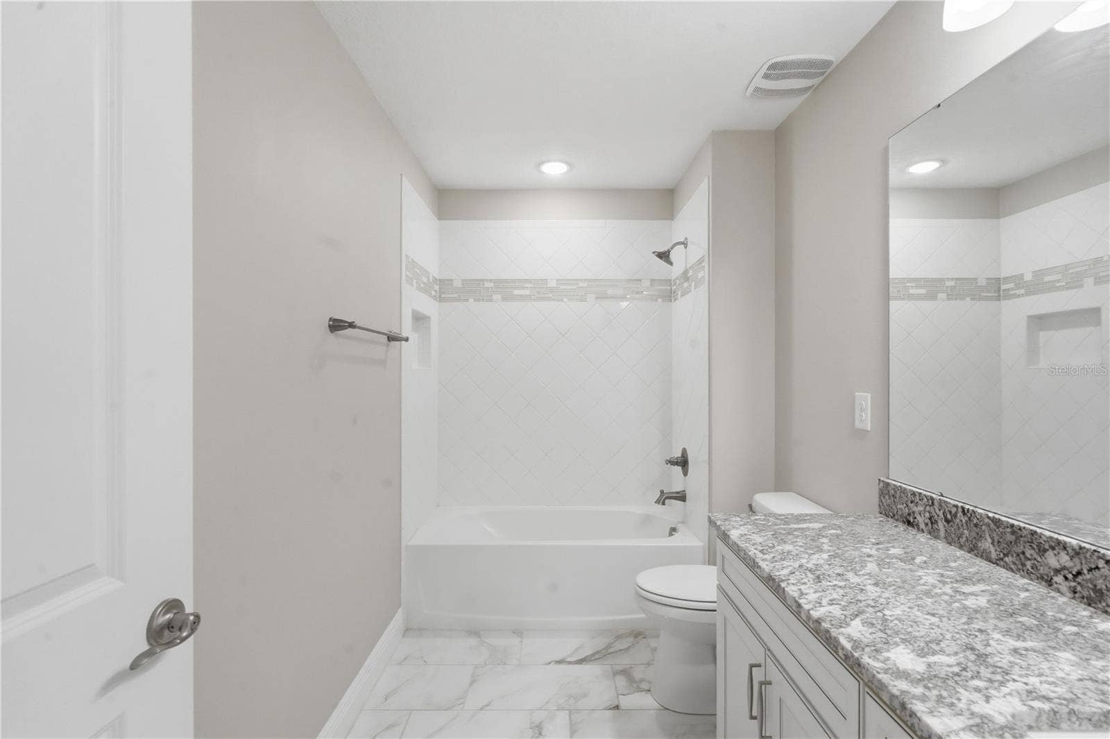 31707 BROADWATER AVENUE, Leesburg, FL 34748 31707 BROADWATER AVENUE, Leesburg, FL 34748