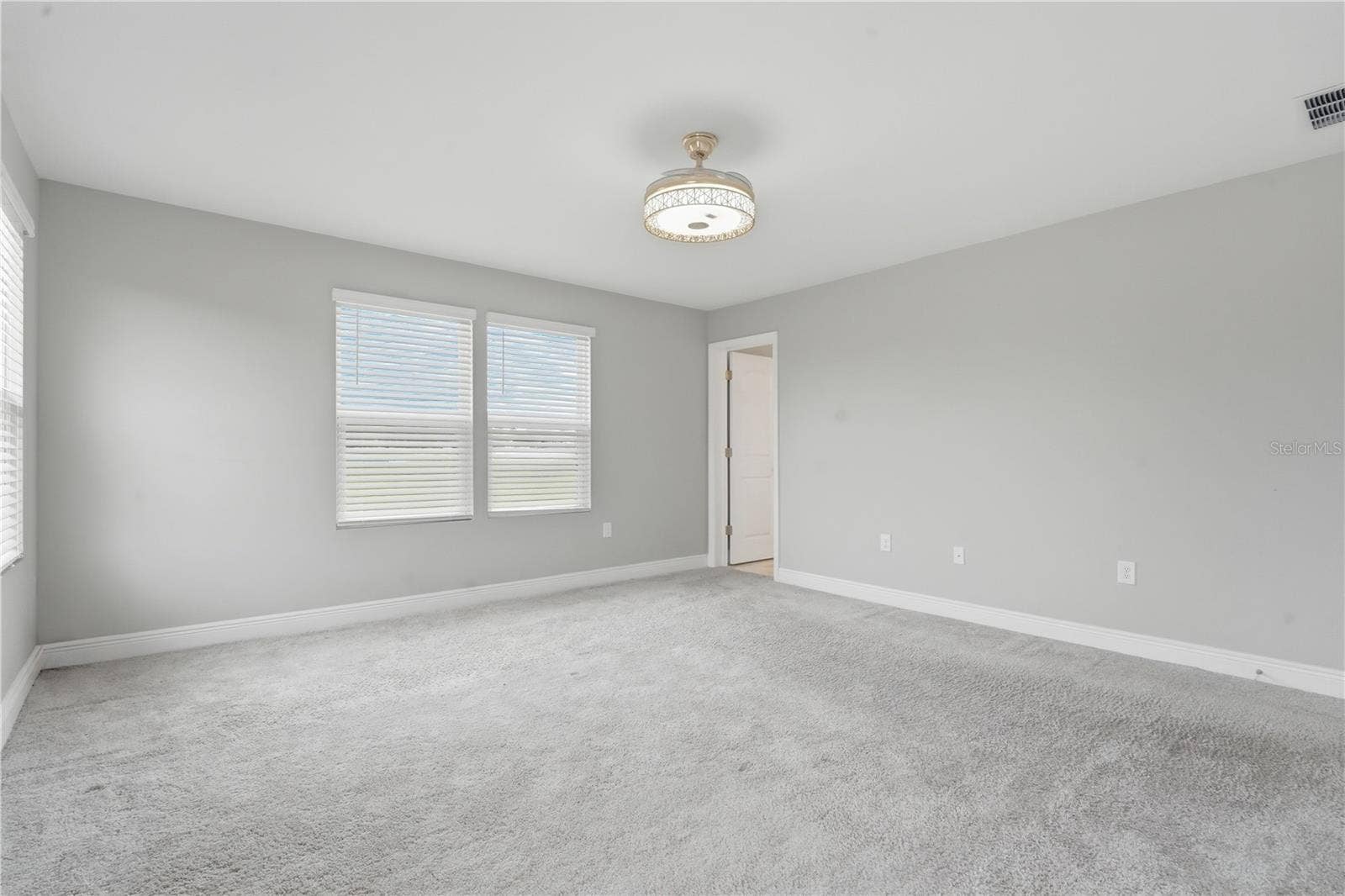 31707 BROADWATER AVENUE, Leesburg, FL 34748 31707 BROADWATER AVENUE, Leesburg, FL 34748
