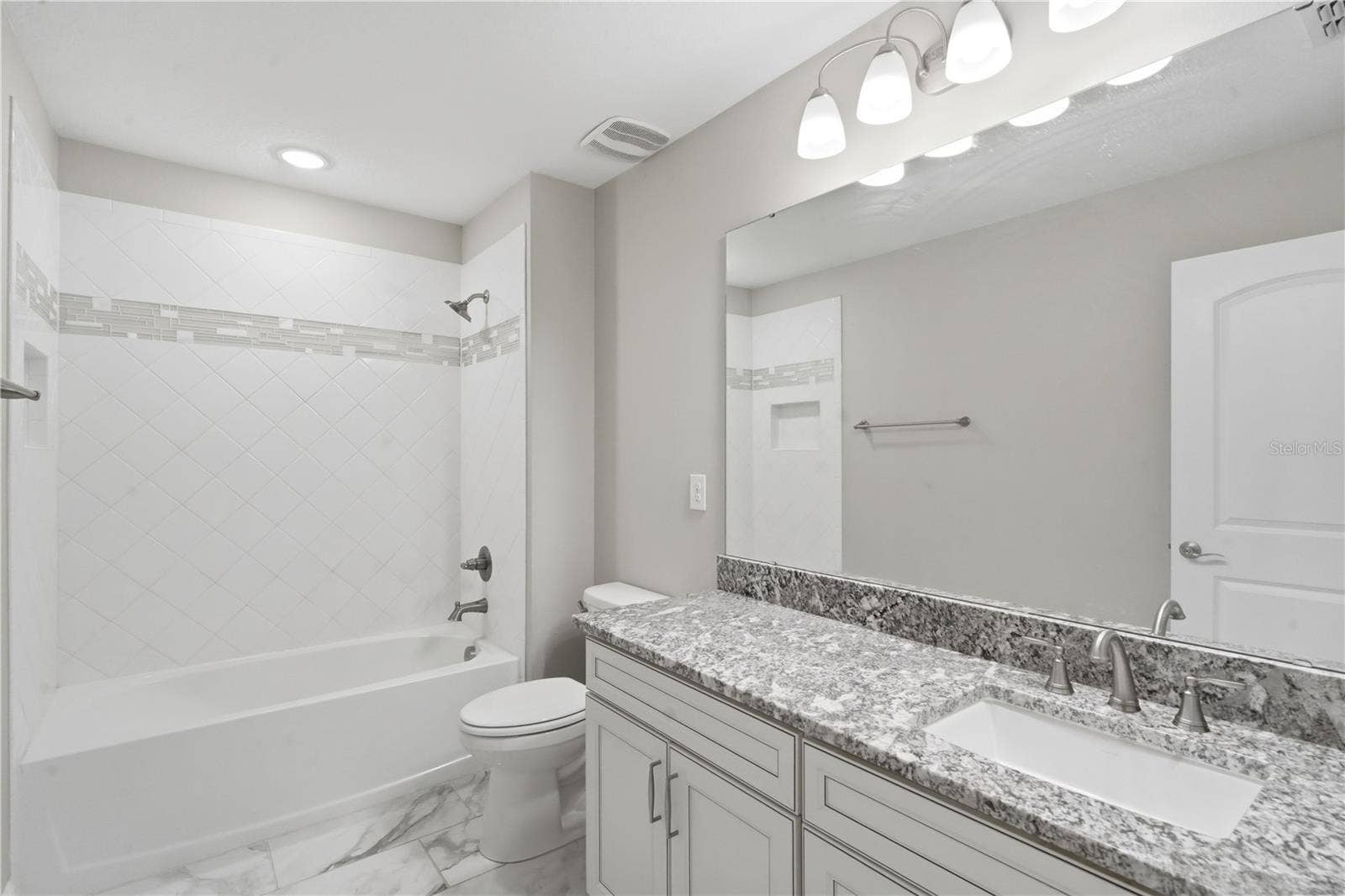 31707 BROADWATER AVENUE, Leesburg, FL 34748 31707 BROADWATER AVENUE, Leesburg, FL 34748