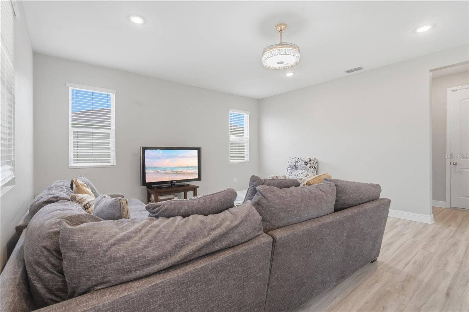31707 BROADWATER AVENUE, Leesburg, FL 34748 31707 BROADWATER AVENUE, Leesburg, FL 34748
