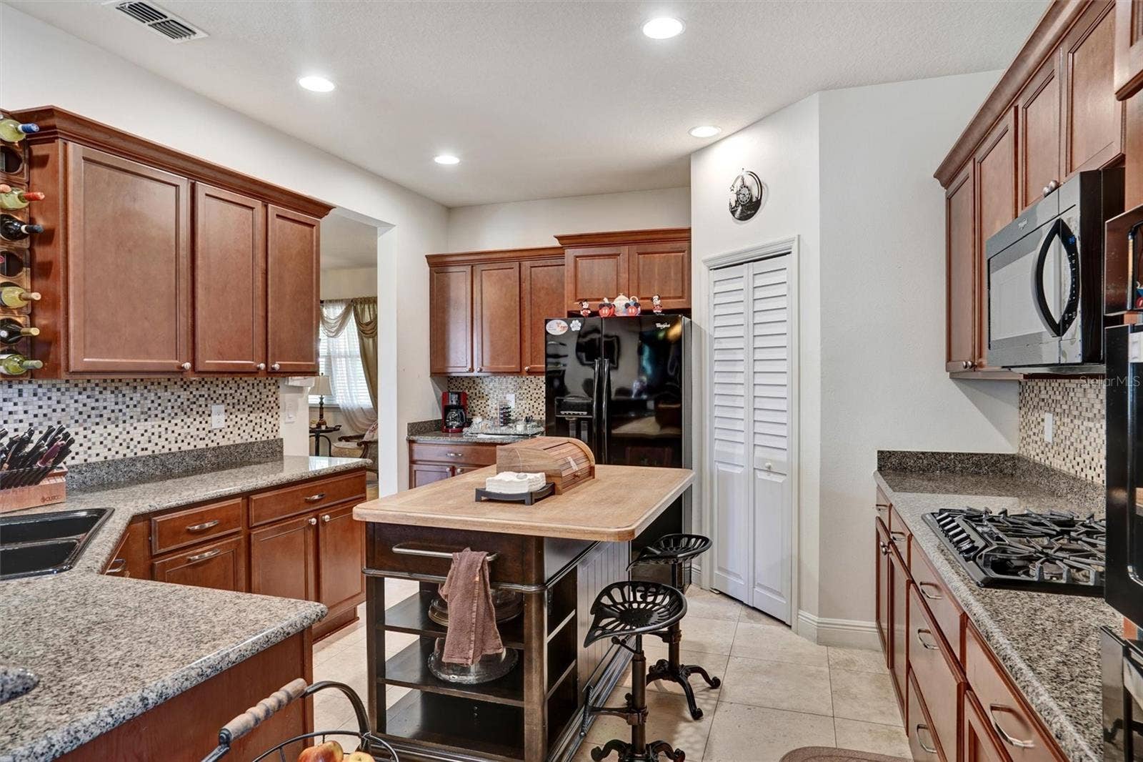 8111 PACIFIC LOON STREET, Winter Garden, FL 34787 Kitchen