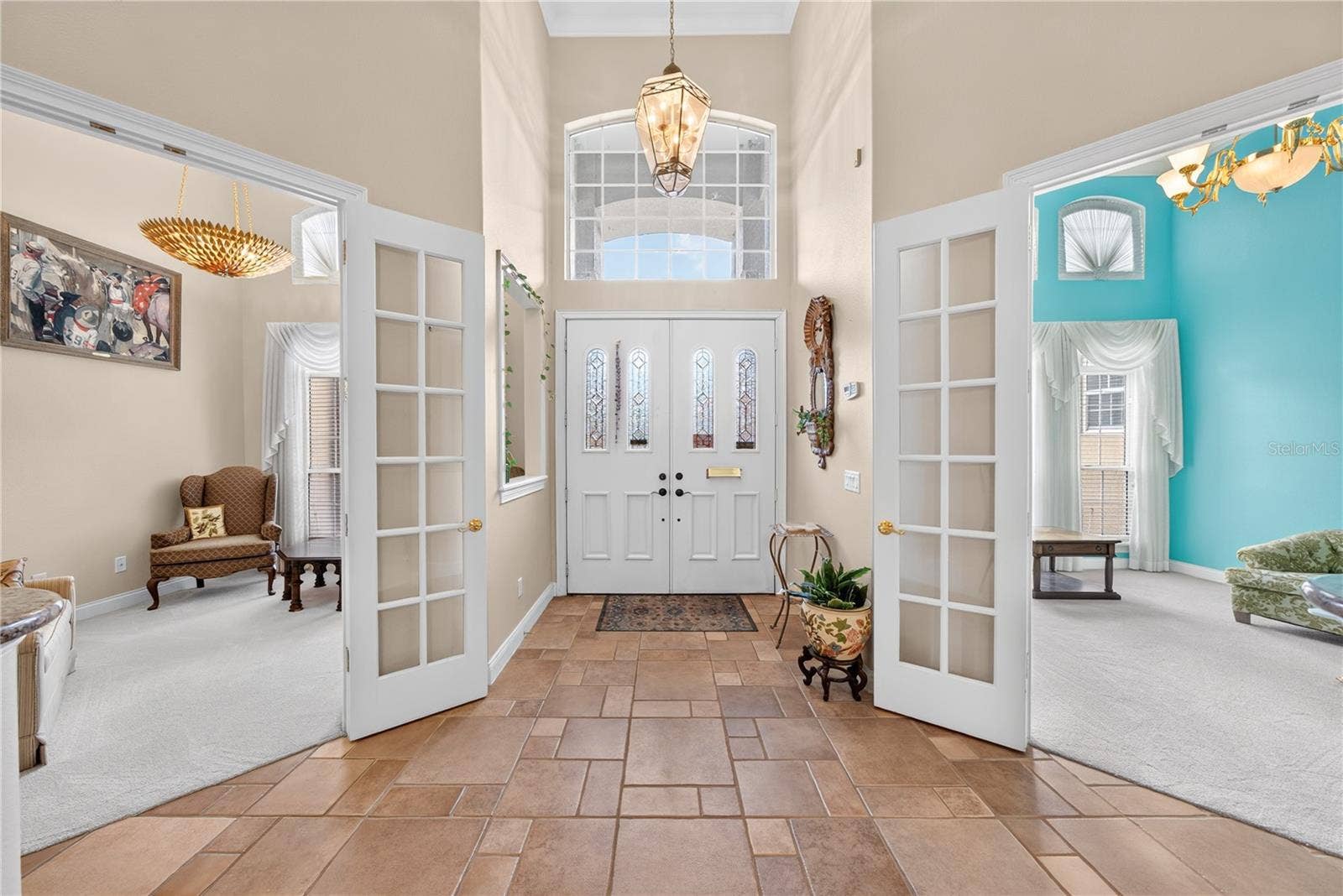 2335 FOREST CLUB DRIVE, Orlando, FL 32804 Grand entrance with a 14' ceiling.