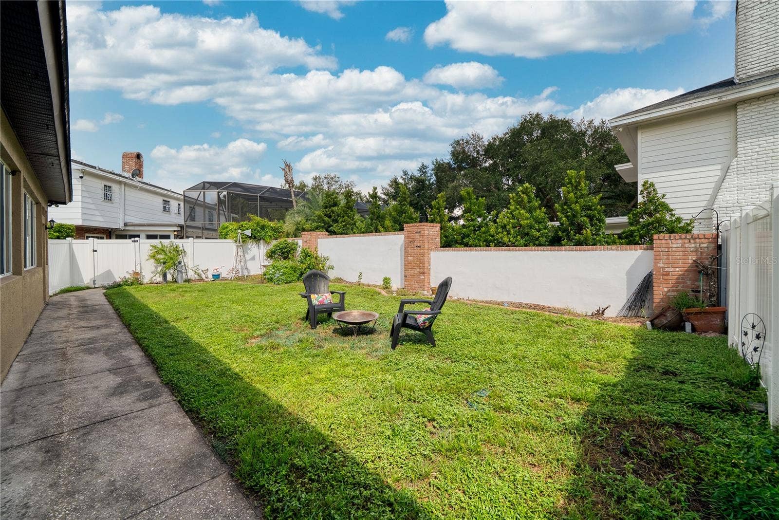 2335 FOREST CLUB DRIVE, Orlando, FL 32804 Private backyard.