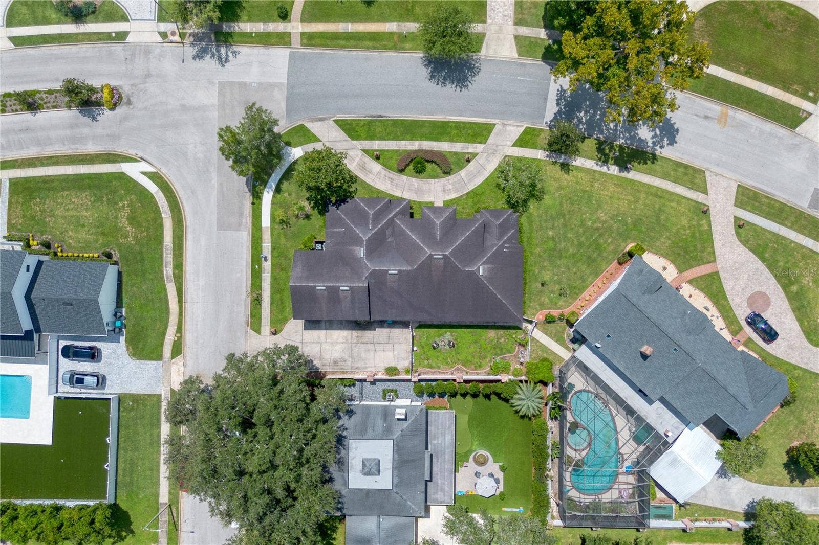 2335 FOREST CLUB DRIVE, Orlando, FL 32804 Corner lot with circular driveway.