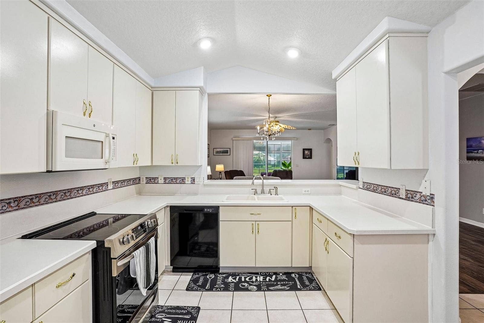 5964 BRITTANIA BOULEVARD, Tavares, FL 32778 5964 BRITTANIA BOULEVARD, Tavares, FL 32778