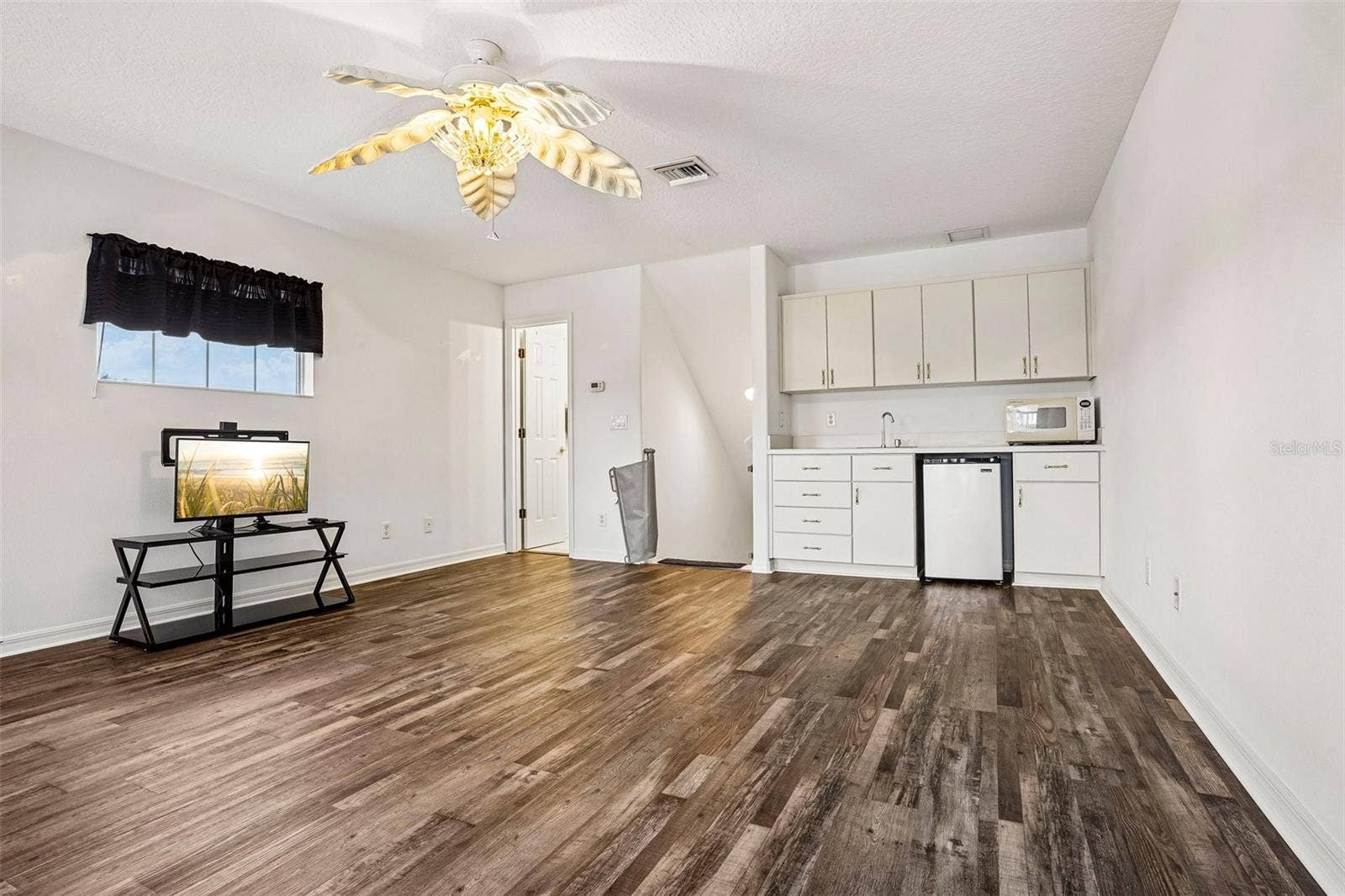 5964 BRITTANIA BOULEVARD, Tavares, FL 32778 5964 BRITTANIA BOULEVARD, Tavares, FL 32778