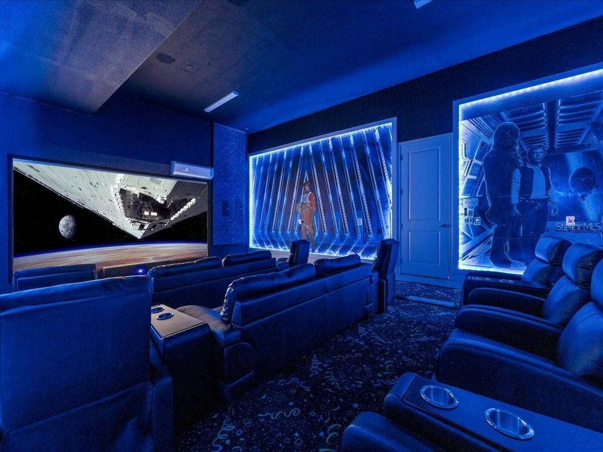 5830 HIGH SEAS DRIVE, Orlando, FL 32821 Garage - XL Movie Theater