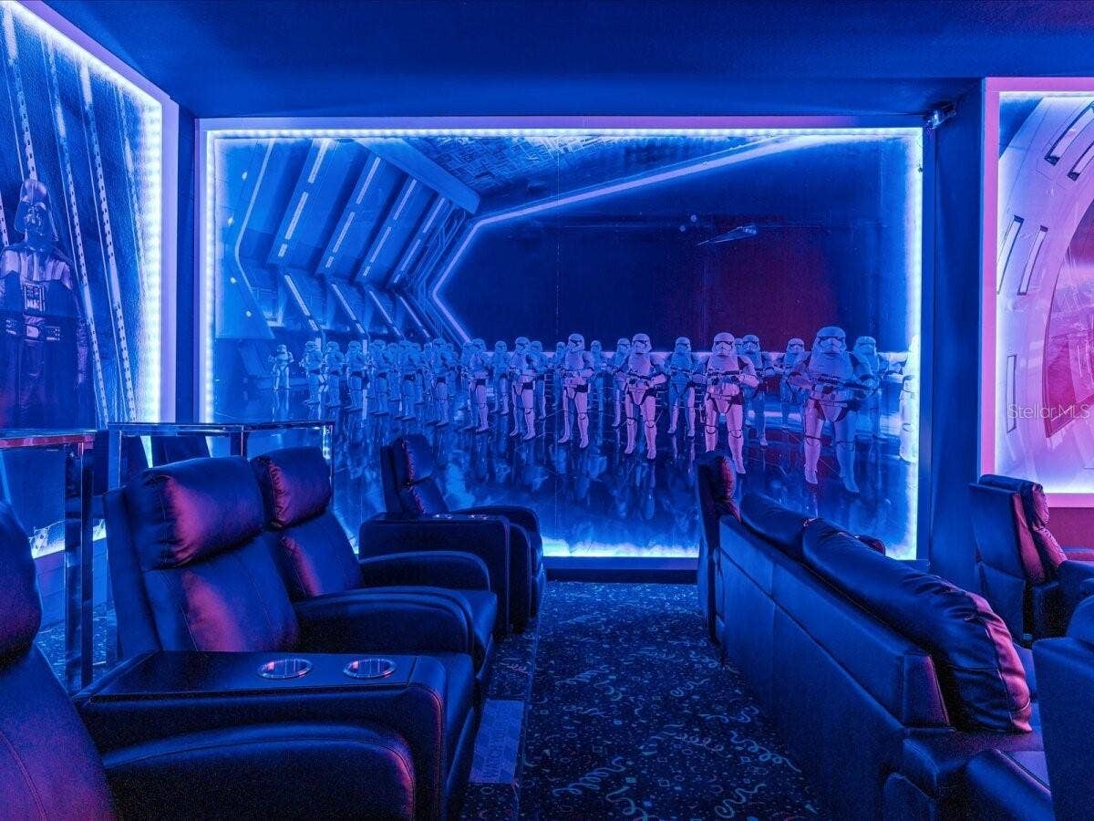 5830 HIGH SEAS DRIVE, Orlando, FL 32821 Garage - XL Movie Theater