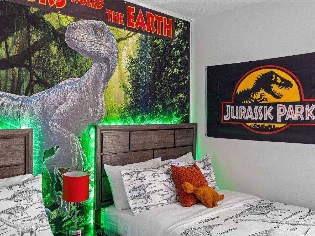 5830 HIGH SEAS DRIVE, Orlando, FL 32821 Themed bedroom - Jurassic Park