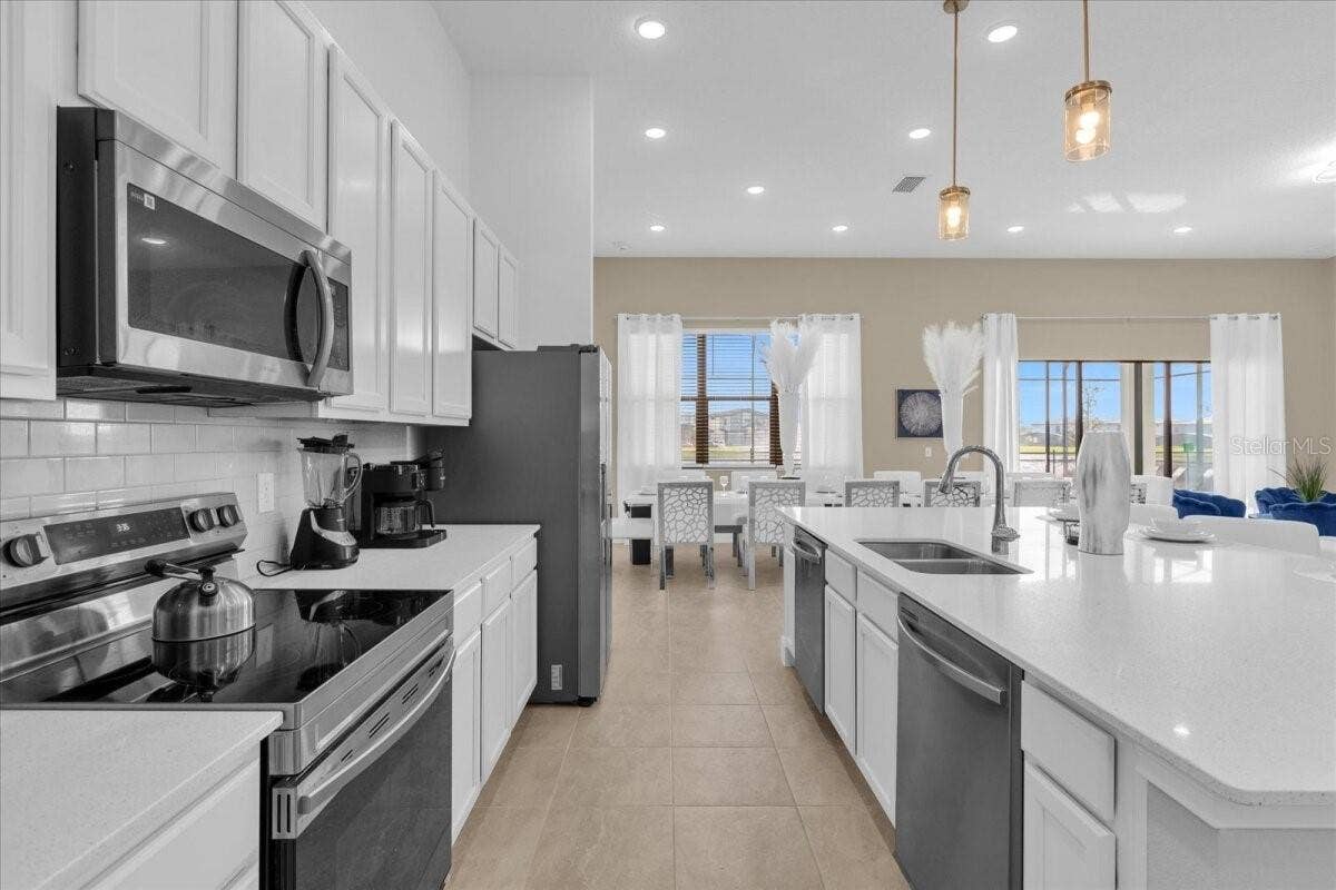 5830 HIGH SEAS DRIVE, Orlando, FL 32821 Kitchen