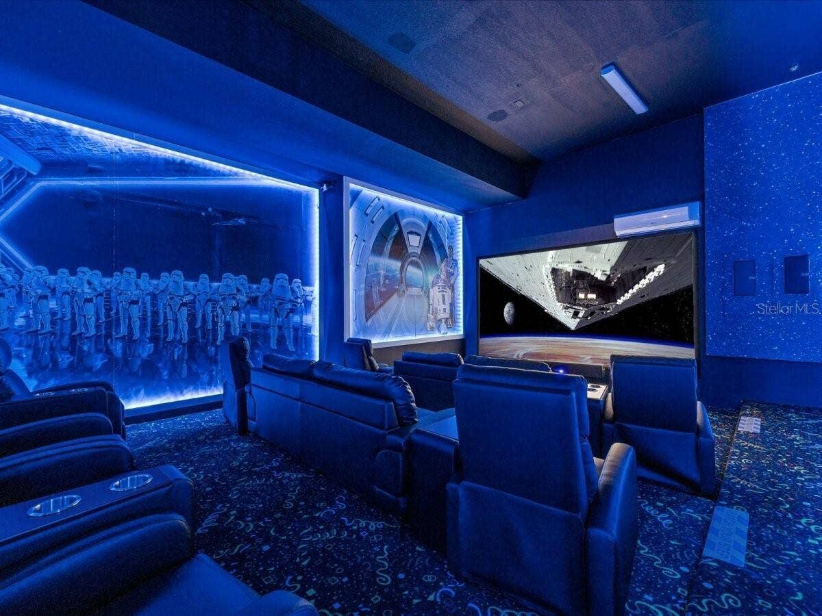 5830 HIGH SEAS DRIVE, Orlando, FL 32821 Garage - XL Movie Theater
