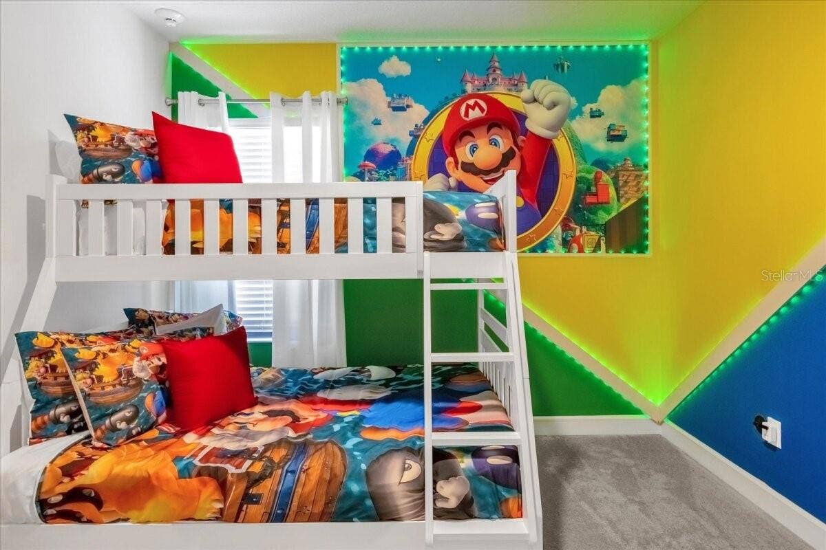 5830 HIGH SEAS DRIVE, Orlando, FL 32821 Themed bedroom - Mario Bros