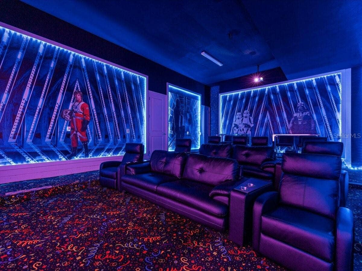 5830 HIGH SEAS DRIVE, Orlando, FL 32821 Garage - XL Movie Theater