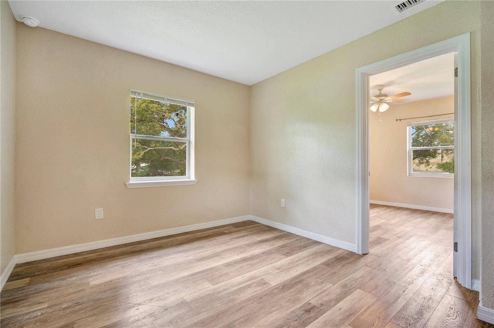 2183 CRANDON AVENUE, Winter Park, FL 32789 Second Floor Unit, Living Room