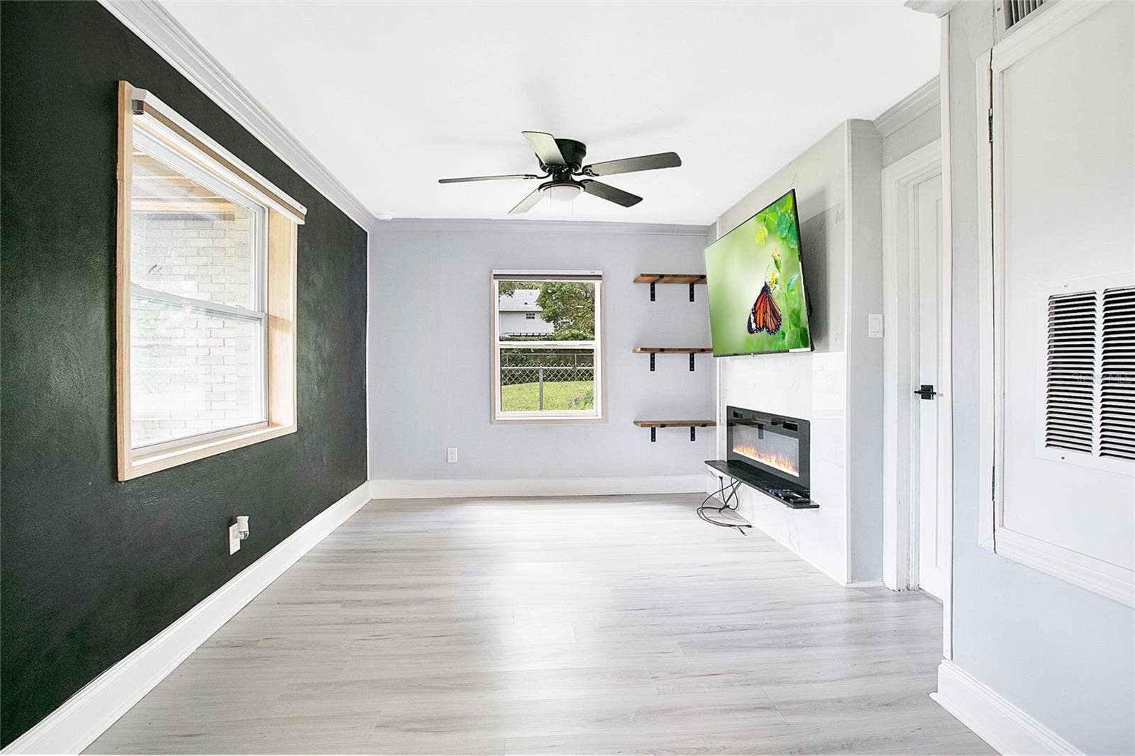 2183 CRANDON AVENUE, Winter Park, FL 32789 First Floor Unit Living