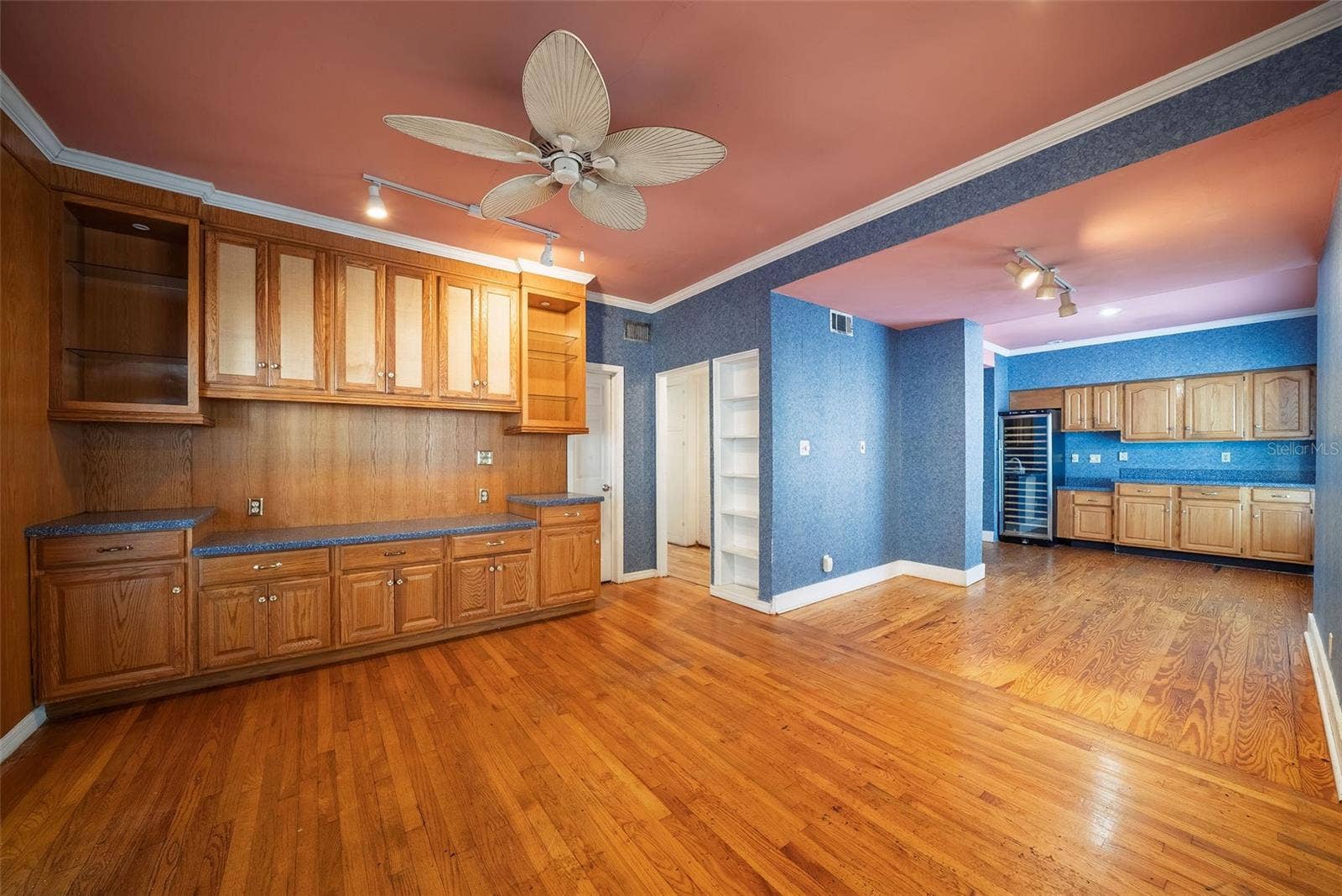 813 GREENWOOD STREET, Orlando, FL 32801 813 GREENWOOD STREET, Orlando, FL 32801